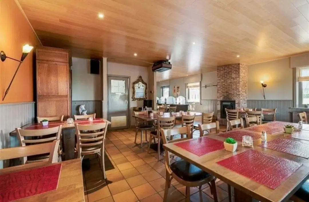 RESTAURANT + WONING MET TUIN EN GARAGE foto 11