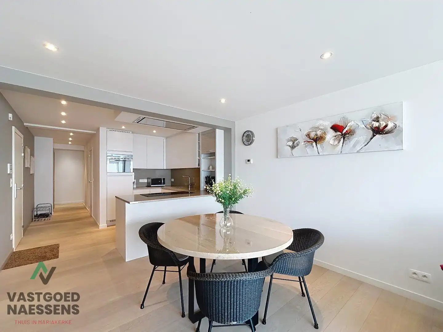 SCHITTEREND VERNIEUWD 2 SLPK APP MET TERRAS EN ZICHT OP ZEE foto 7