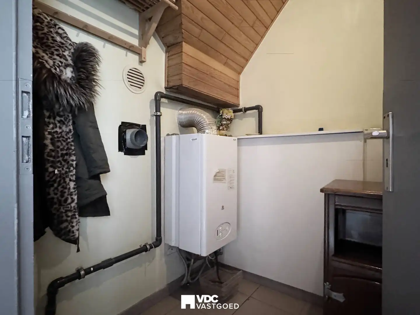 Mooi appartement met 2 slaapkamers in centrum Borgloon foto 7