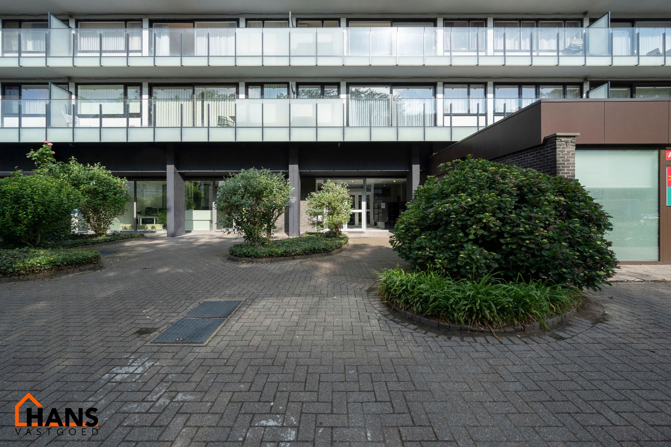Riant appartement + staanplaats + kelder foto 25