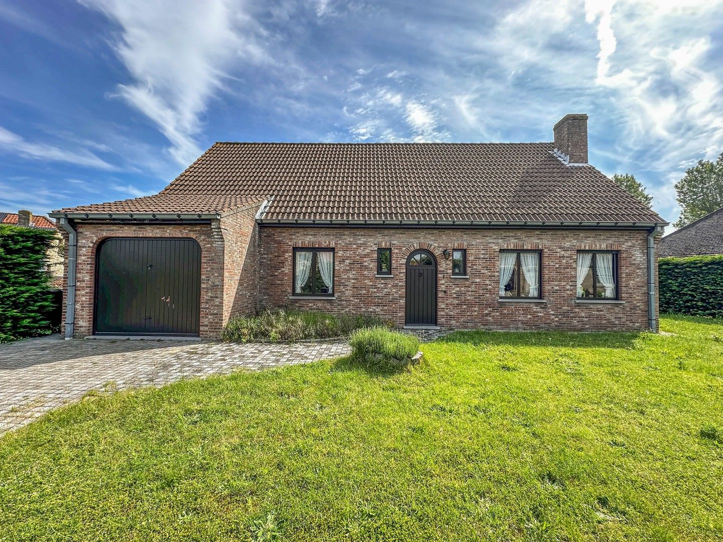 Hoofdfoto van de publicatie: Rustig gelegen gelijkvloerse villa nabij de Oostvoorduinen.