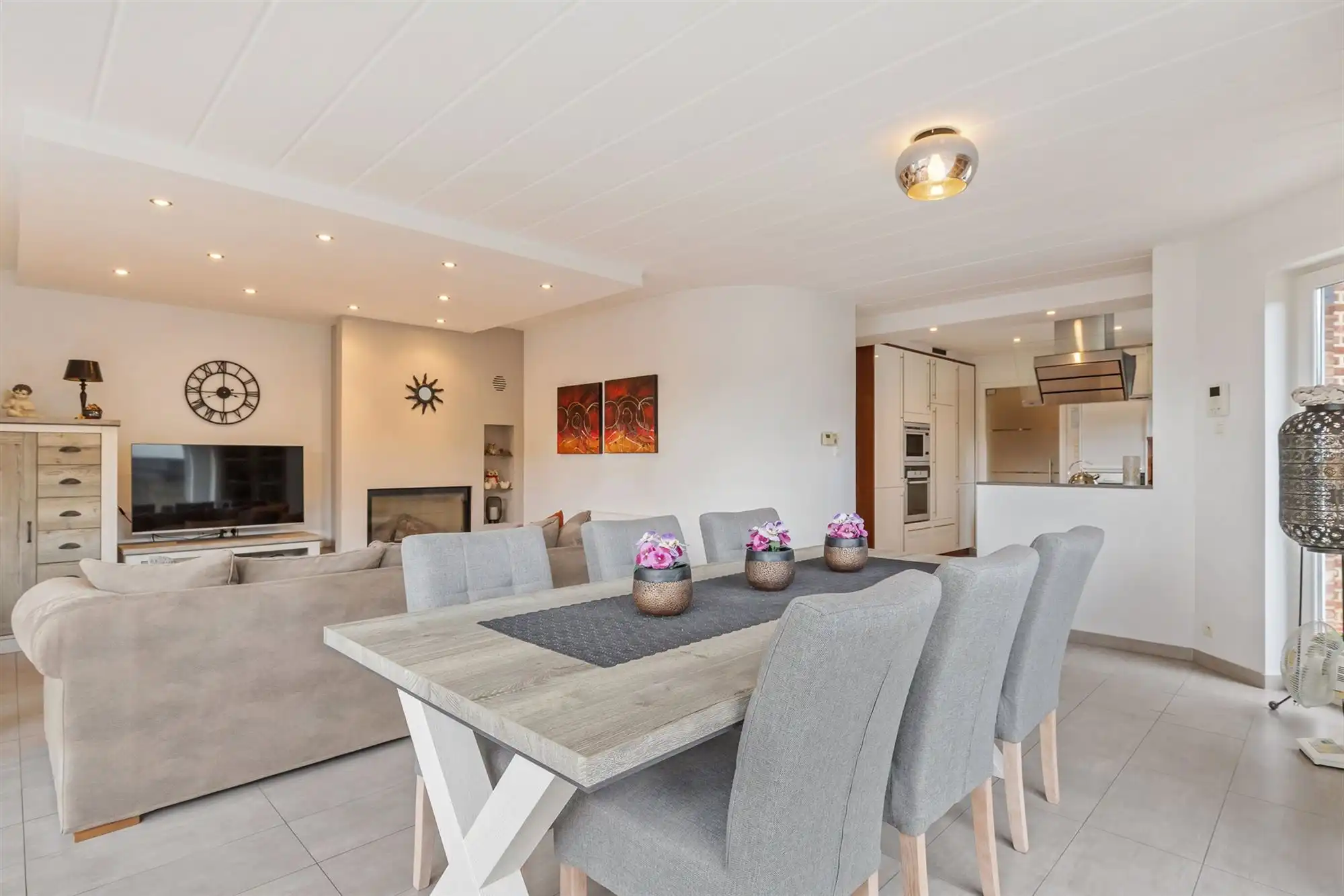 PERFECT ONDERHOUDEN GELIJKVLOERS APPARTEMENT MET 2 SLAAPKAMERS EN RUIME TUIN MET CARPORT EN BERGING TE HEUSDEN foto 7