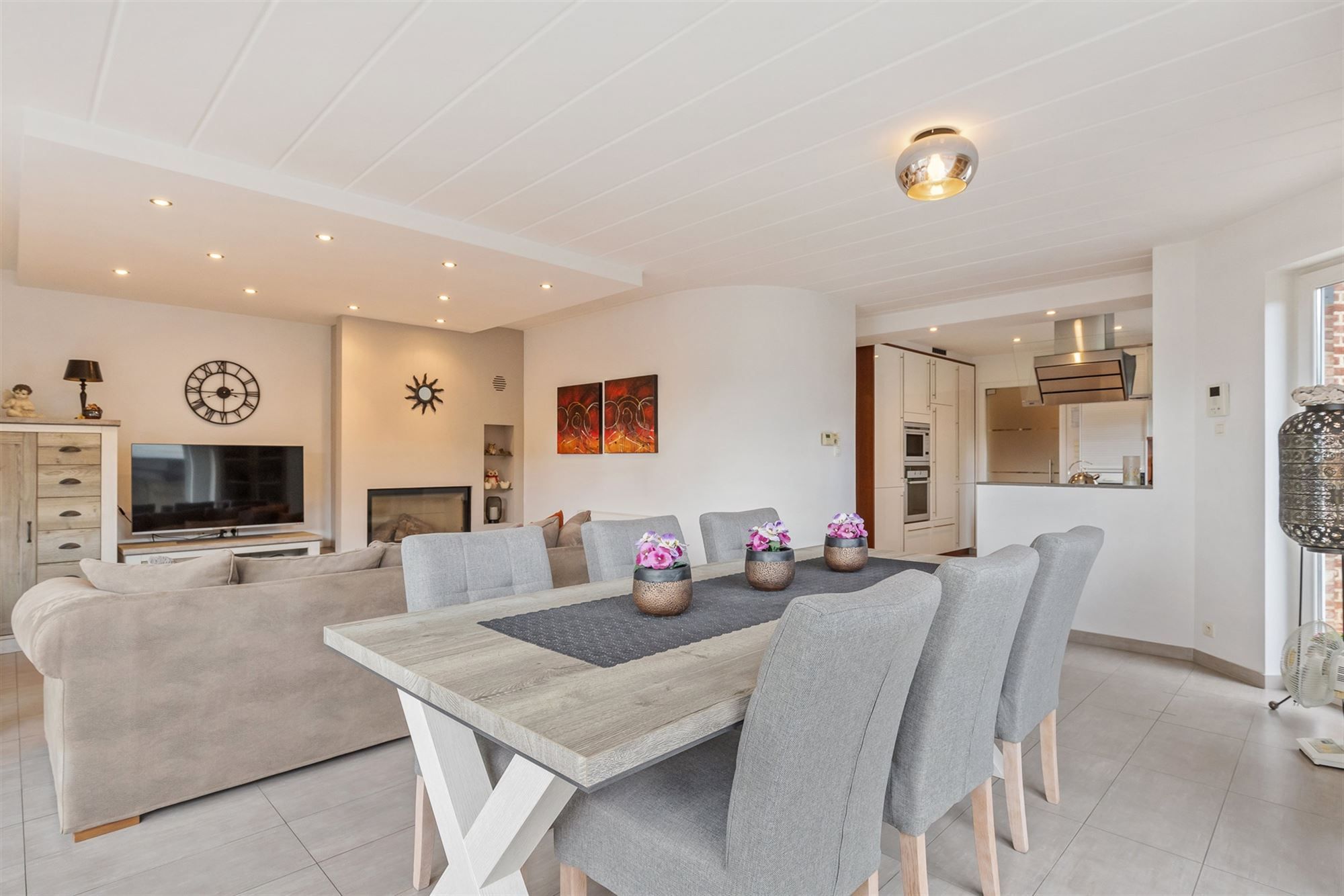 PERFECT ONDERHOUDEN GELIJKVLOERS APPARTEMENT MET 2 SLAAPKAMERS EN RUIME TUIN MET CARPORT EN BERGING TE HEUSDEN foto 7