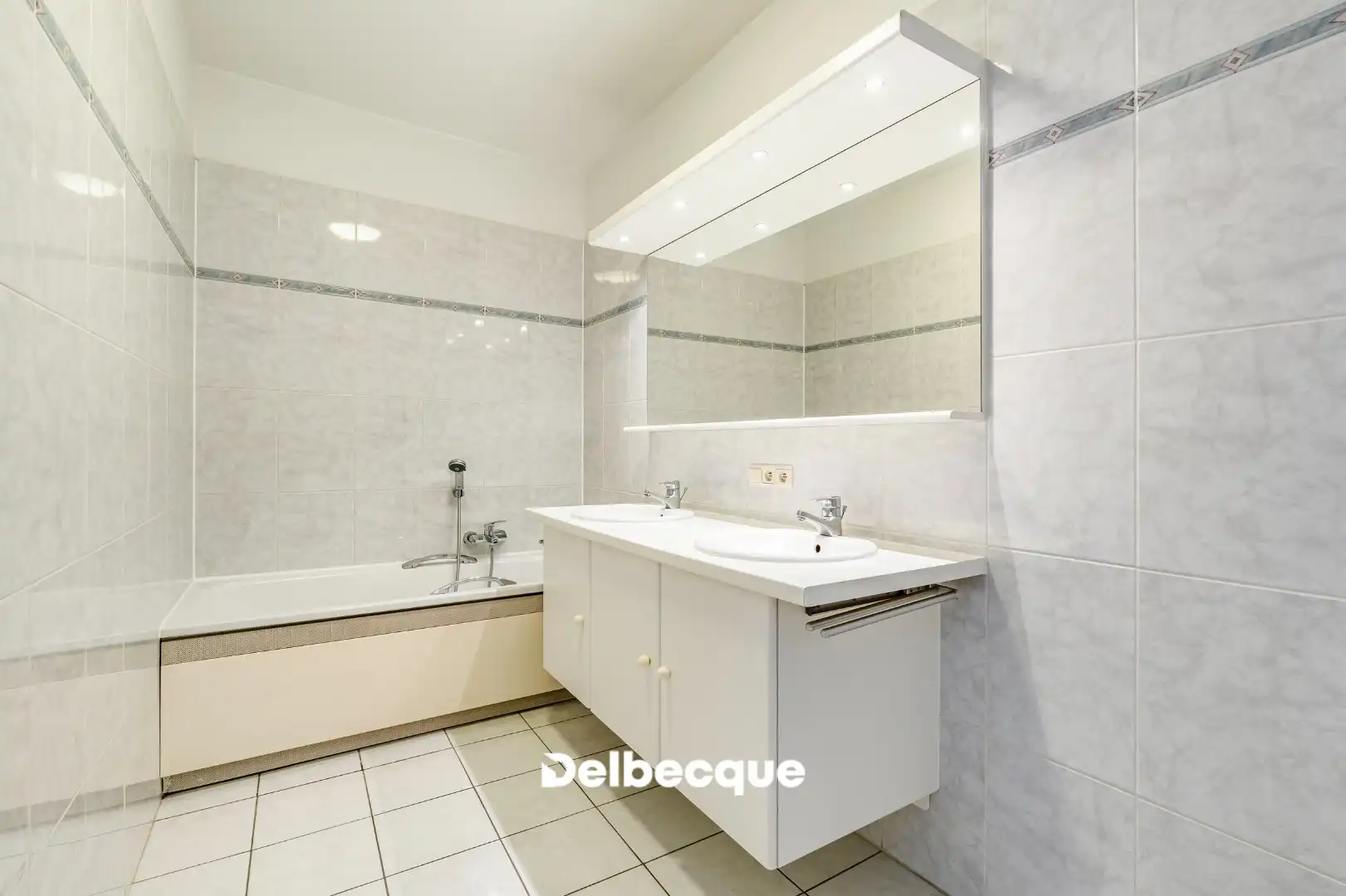 Uitzonderlijk en ruim appartement voorzien van 3 slaapkamers en een open zicht op de reien. foto 12