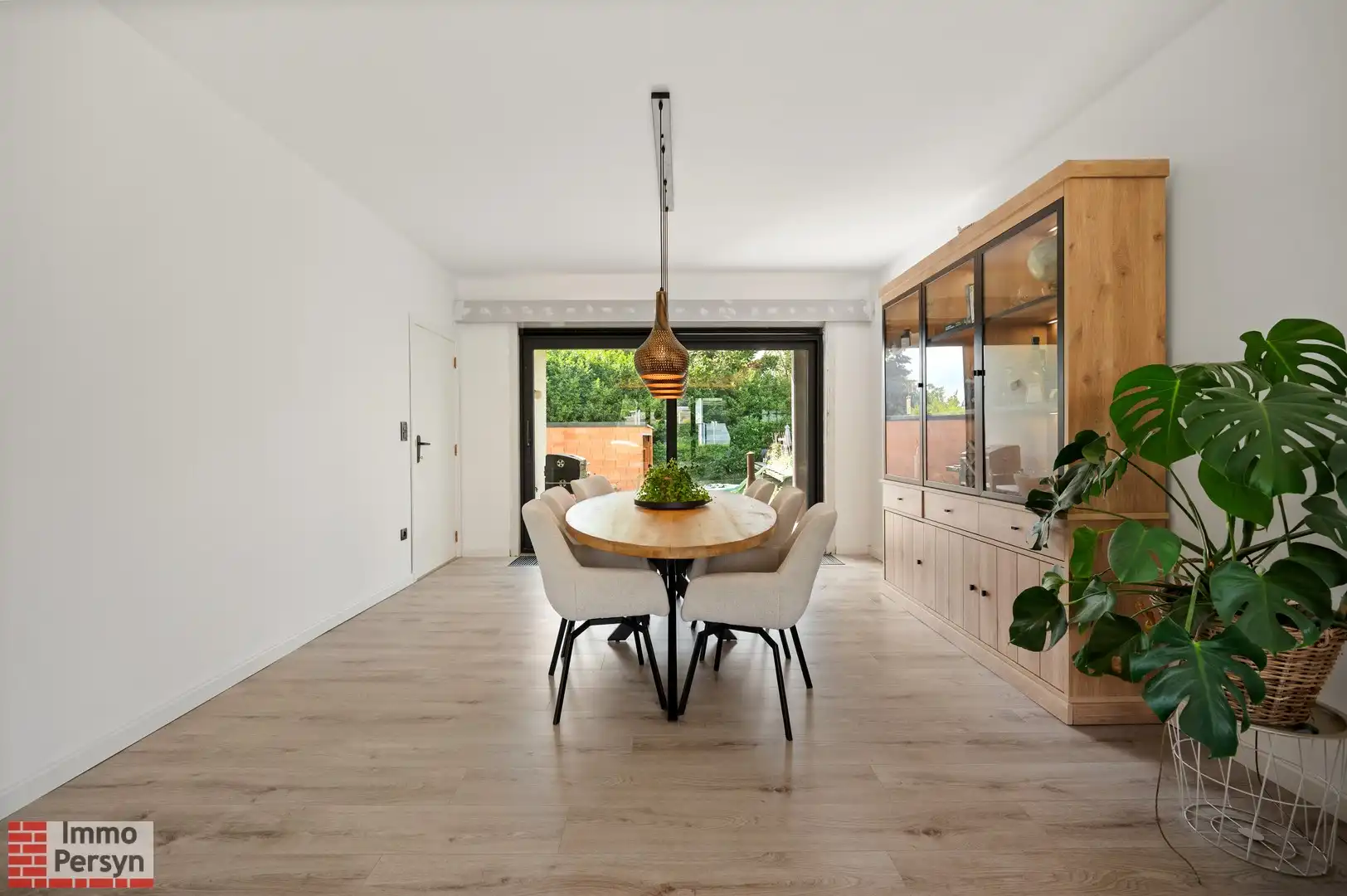 Ruime gelijkvloerse woning OB gelegen in een rustige wijk foto 9