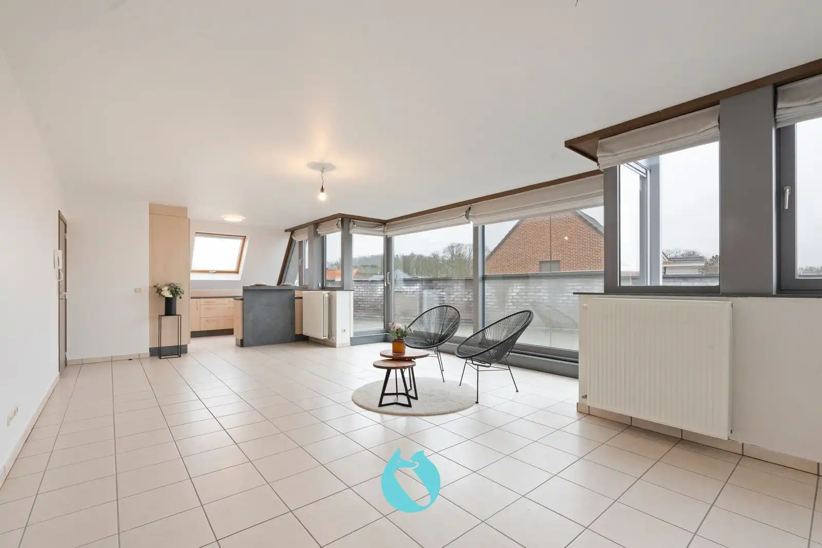 Dit prachtig en ruim appartement met één van de mooiste terrassen in de Kapellestraat foto 4