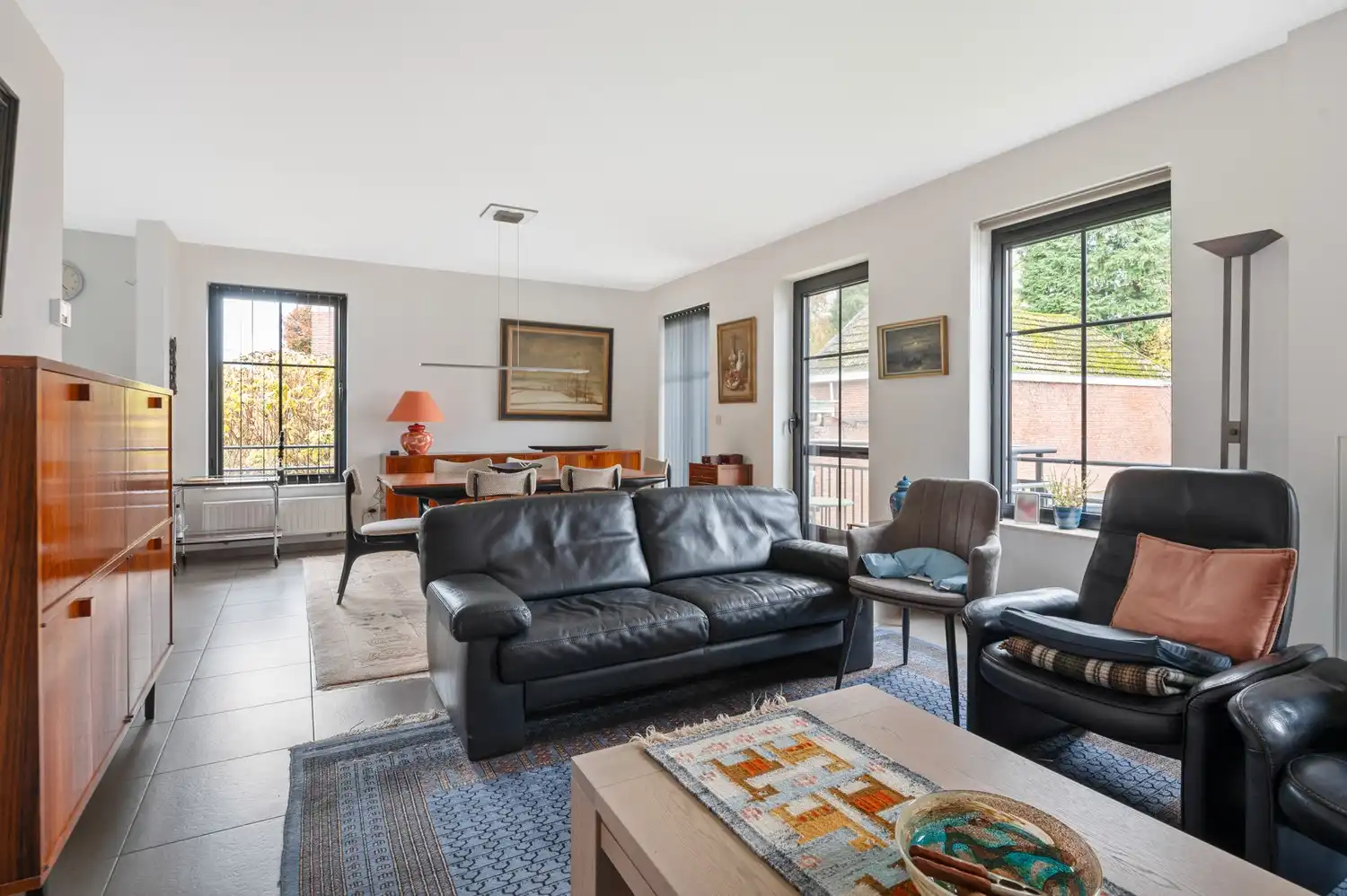 Instapklaar appartement met 2 slaapkamers, terras en ondergrondse staanplaats in Broechem! foto 2