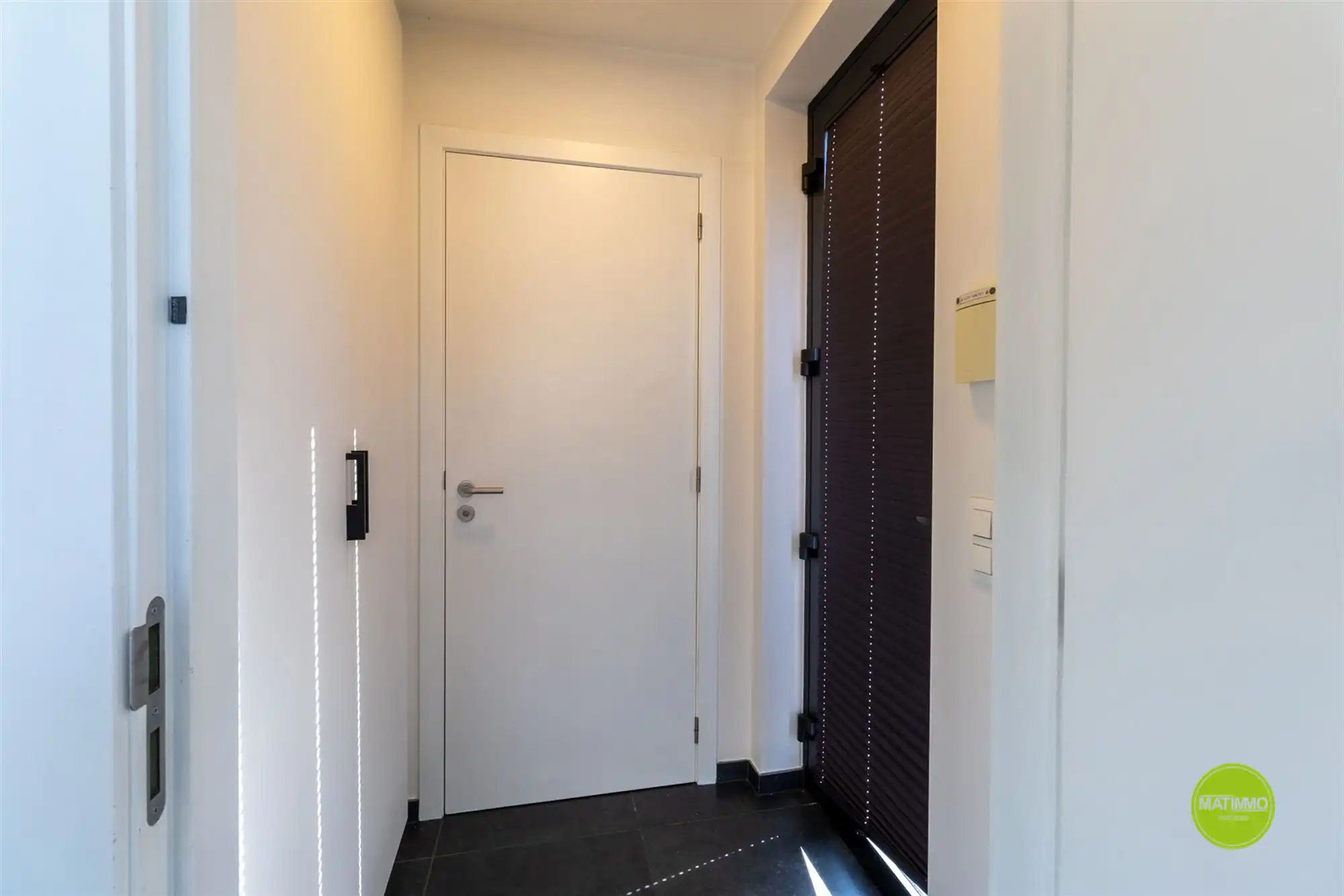 Moderne open bebouwing met 3 slaapkamers en tuin foto 10