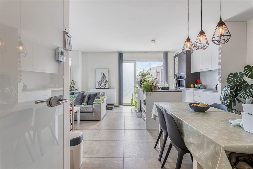 Recent 2-slaapkamer appartement met dubbele garagebox! foto 5