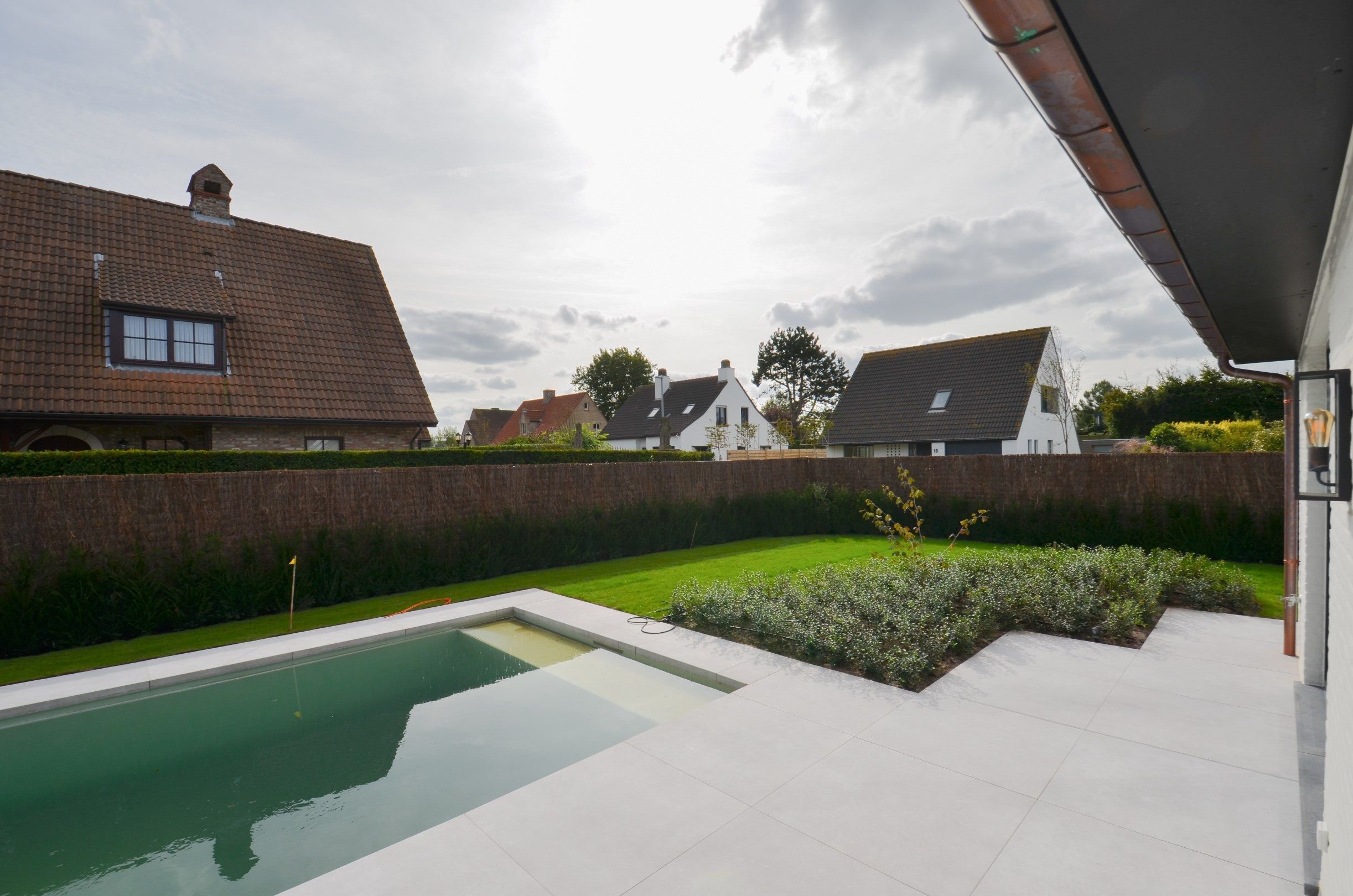 Luxueus volledig gerenoveerde villa met zonnige tuin en zwembad. foto 41