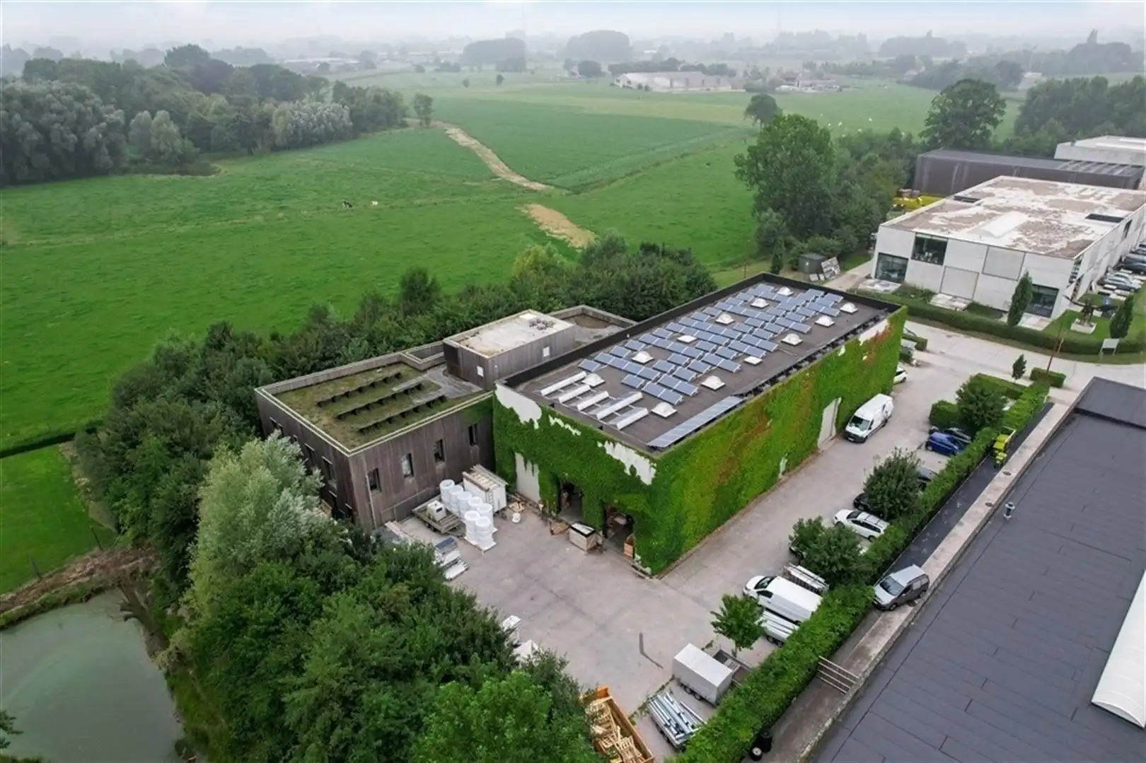 Magazijn + passief kantoorgebouw foto 3