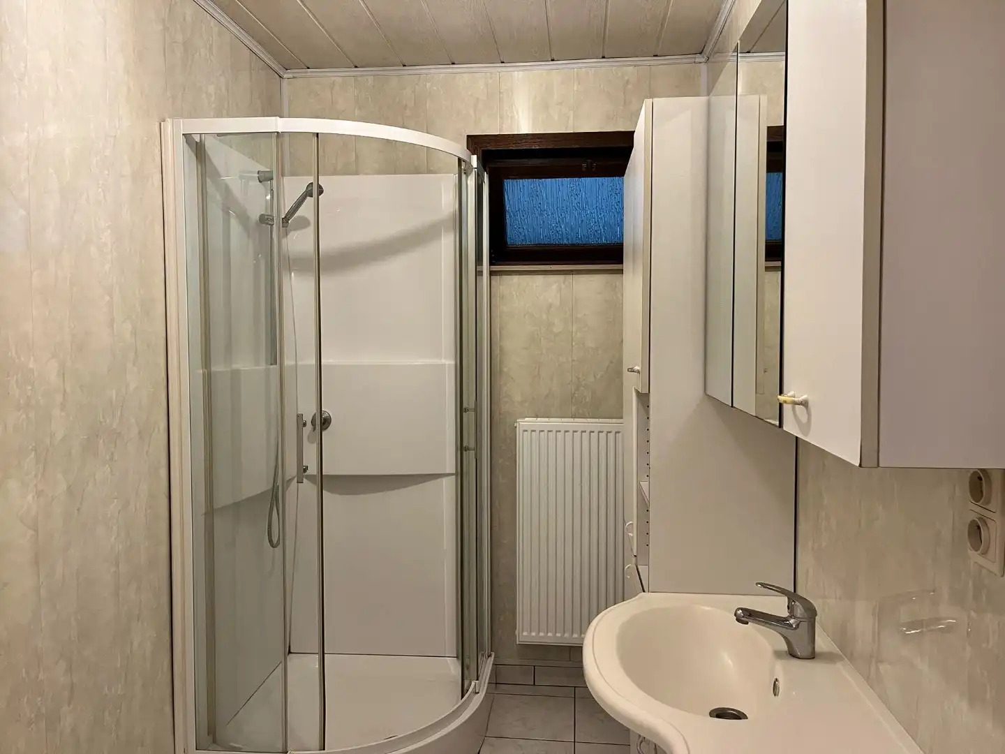 Gelijkvloersappartement met 2 slaapkamers en autostaanplaats te Leke foto 9