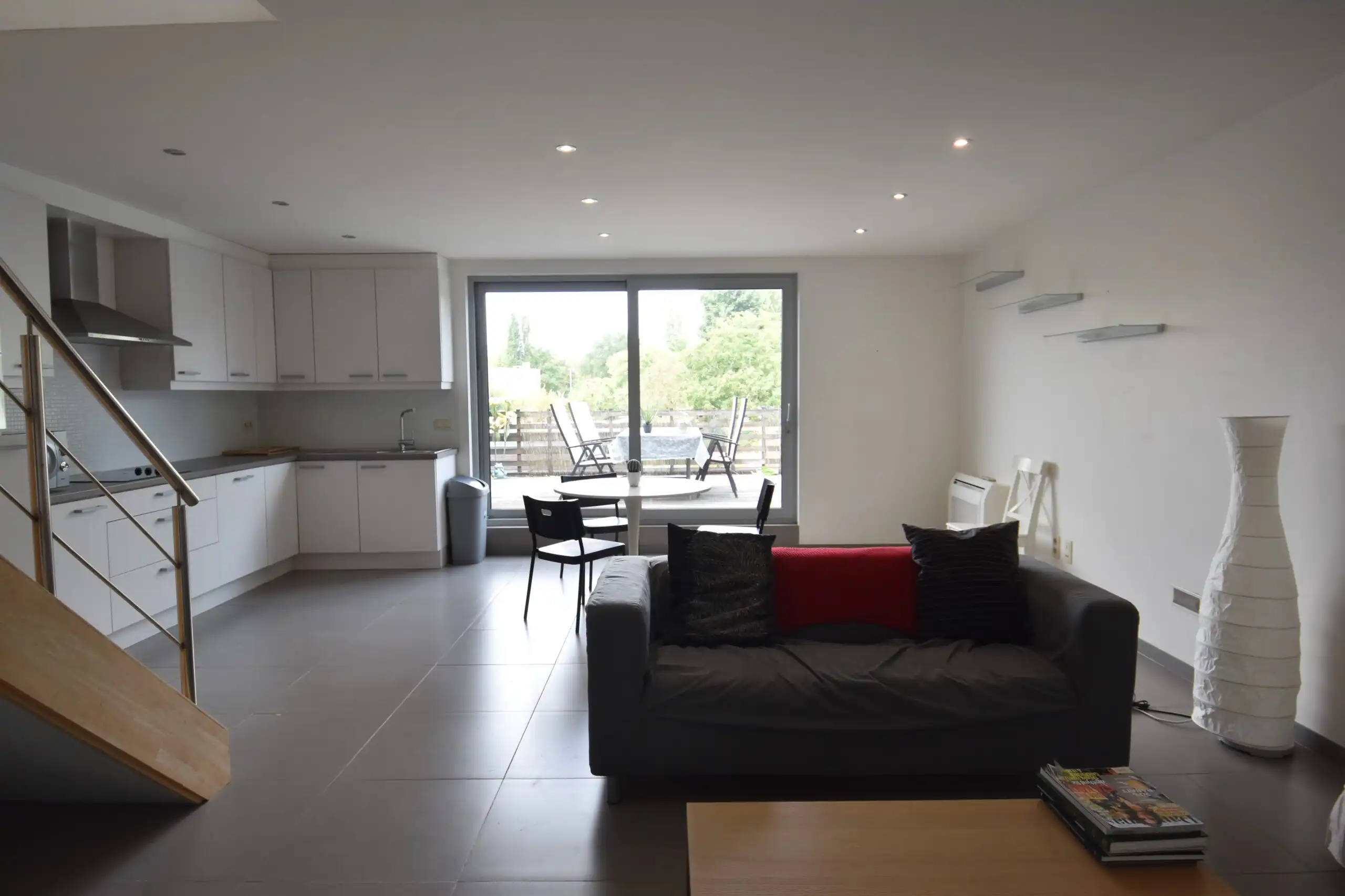 Energiezuinig duplex appartement met groot terras in centrum van Nieuwkerken-Waas foto 2