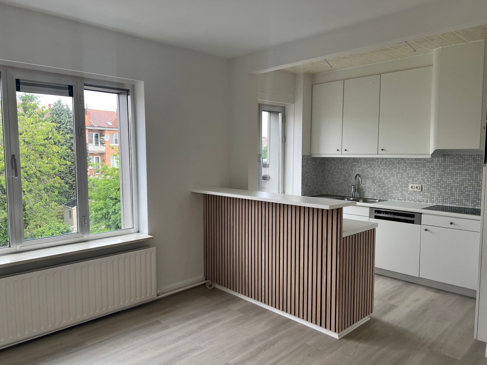 VOLLEDIG GERENOVEERD TRIPLEXAPPARTEMENT TE HUUR IN ZELLIK! foto 3