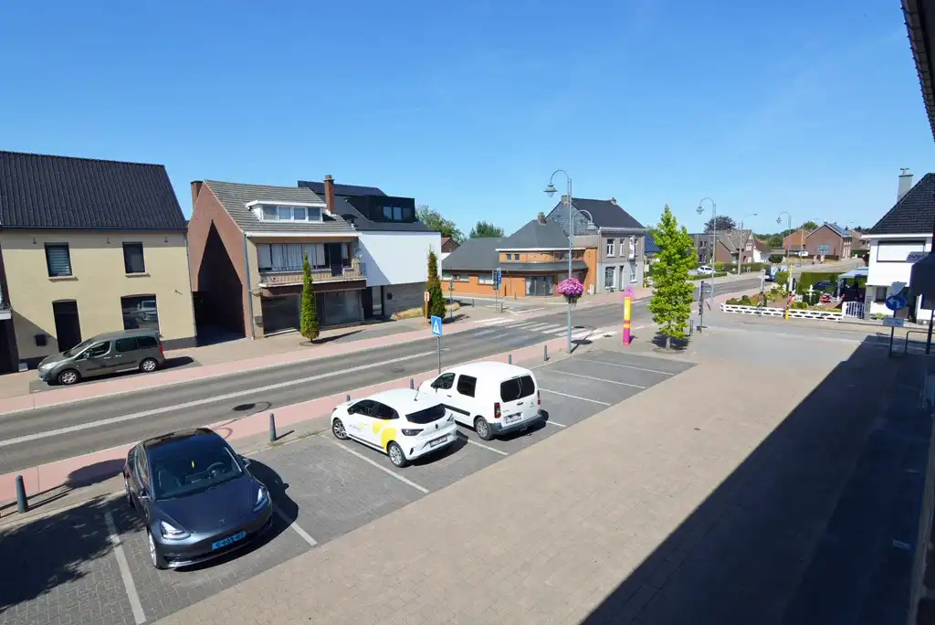 Modern triplex appartement met 3 slpks, terras, kelderberging en autostaanplaats. foto 22