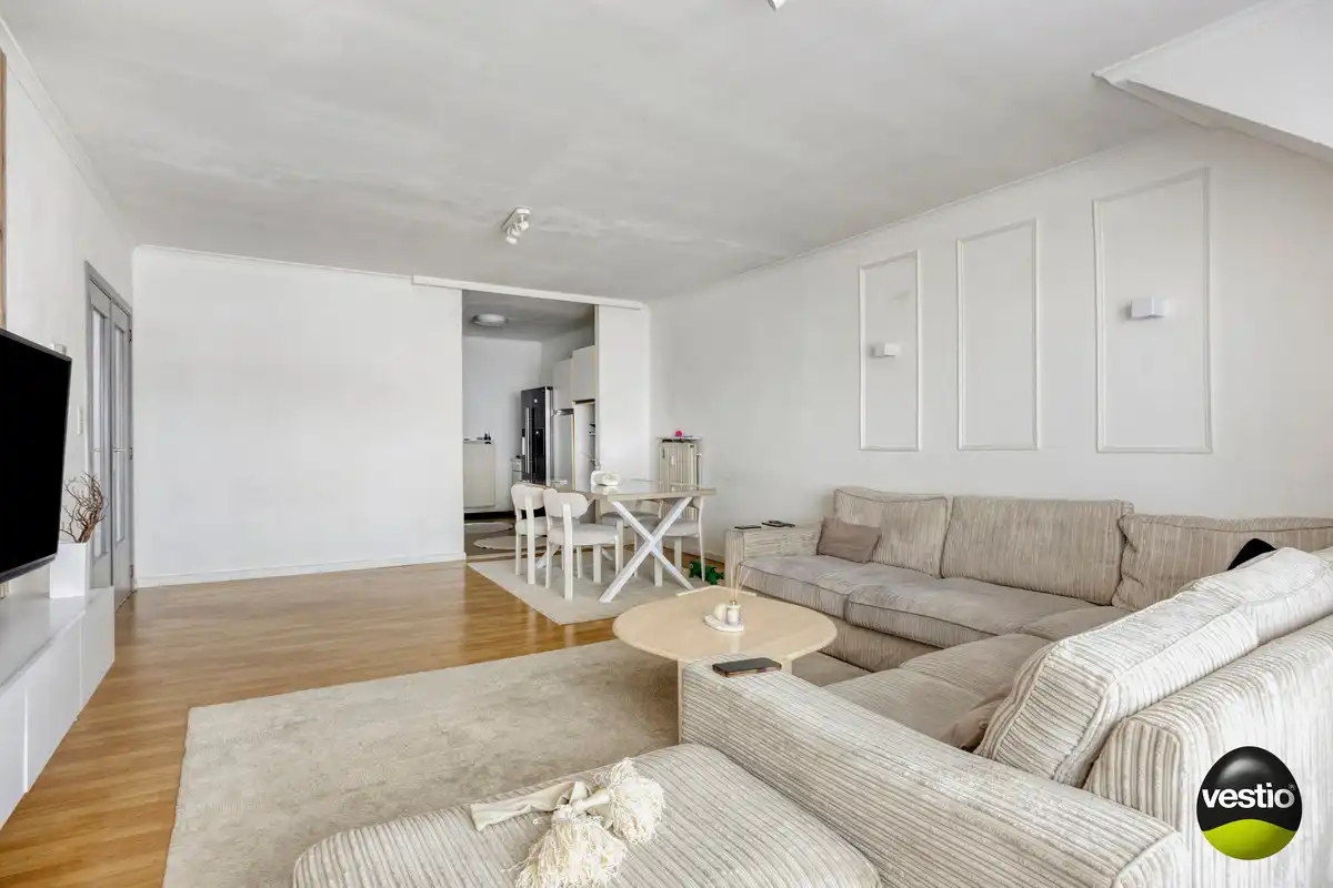 APPARTEMENT 90M² MET 2 SLK GELEGEN IN CENTRUM HOESELT. foto 7