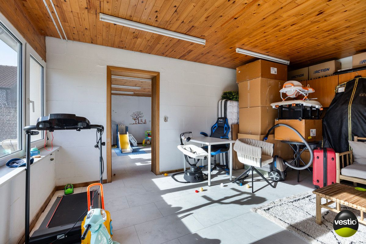 RUIME RUSTIG GELEGEN WONING MET 3 SLK EN POLYVALENT BIJGEBOUW OP 23A75CA. foto 33