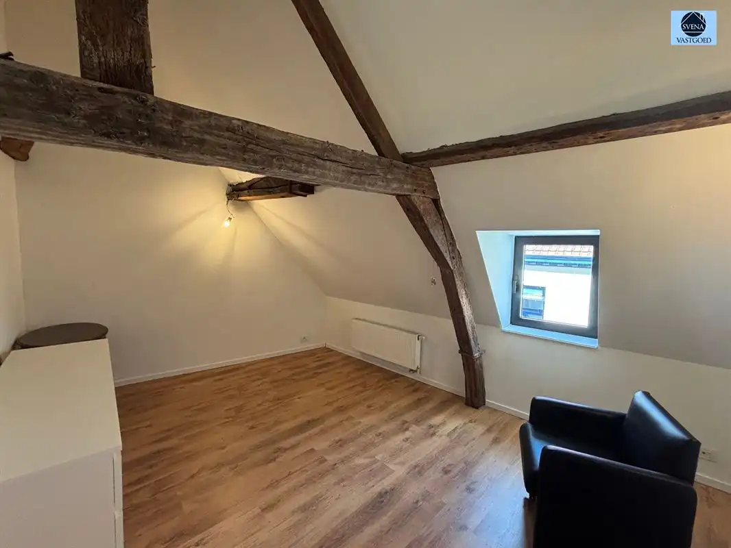 KARAKTERVOLLE GERENOVEERDE WONING MET 4 SLAAPKAMERS foto 12