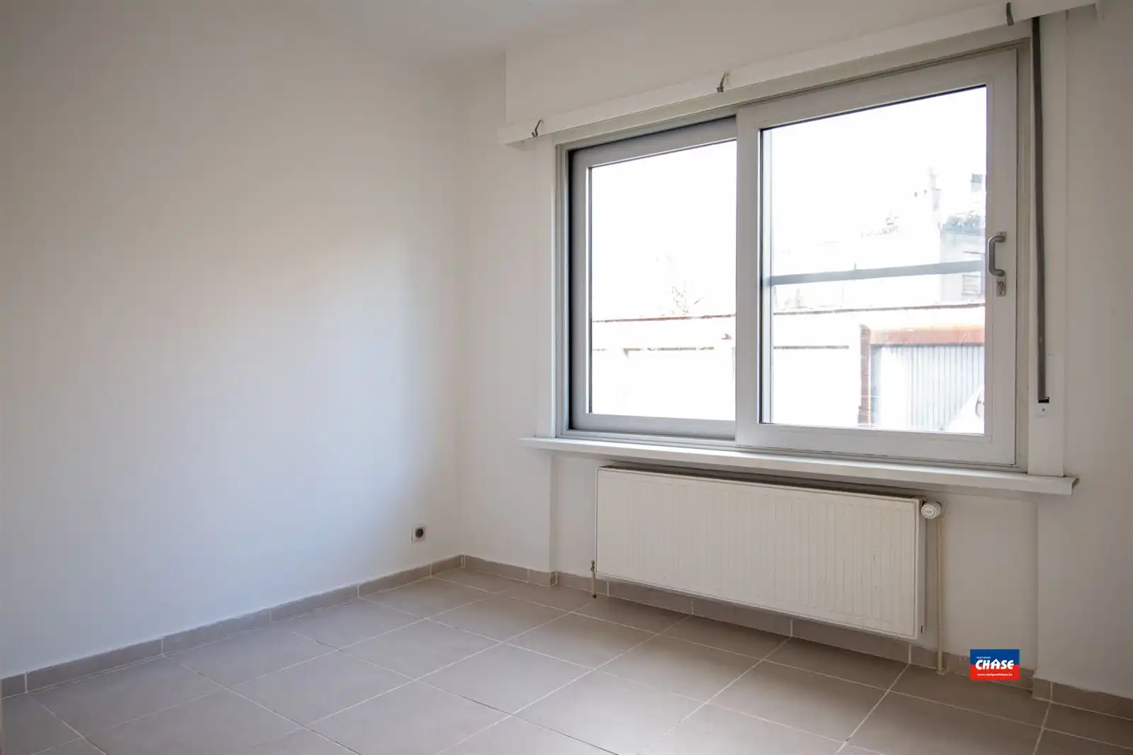 IN OPTIE !!! Op te frissen gvl appartement met 2 slaapkamers + garage foto 7