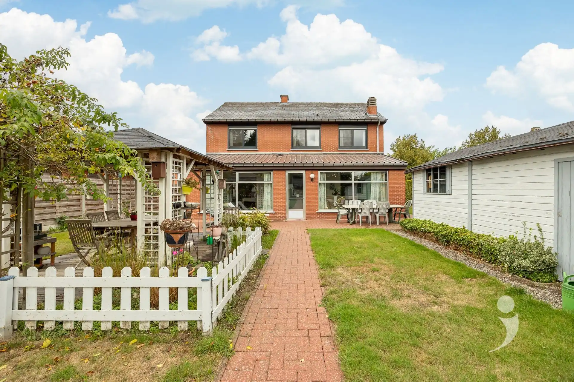 Instapklare woning in zeer rustige woonwijk! foto 23
