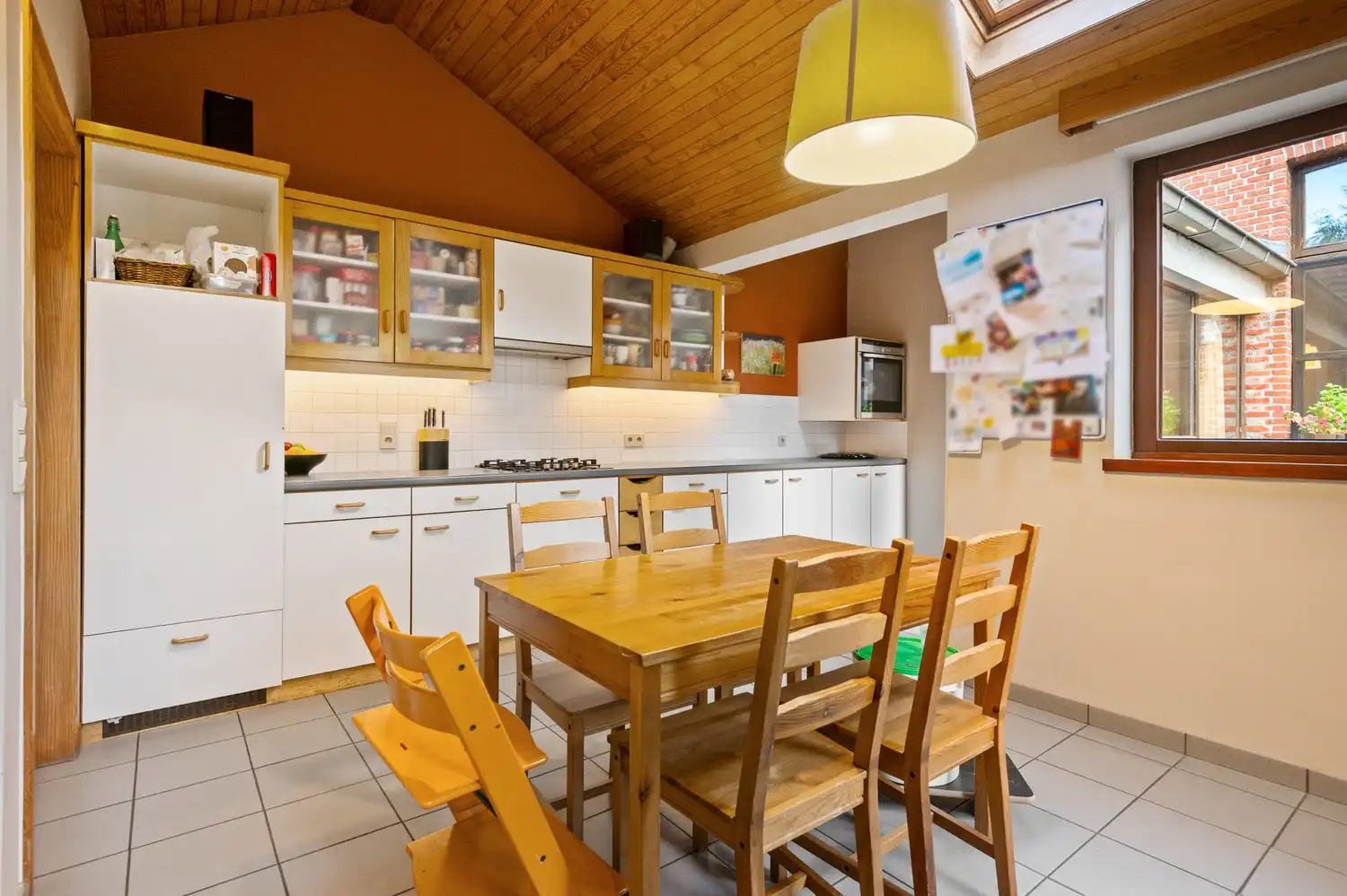 Super gezellige woning met prachtige ruime tuin en 3 slaapkamers te Hoevenen! foto 10