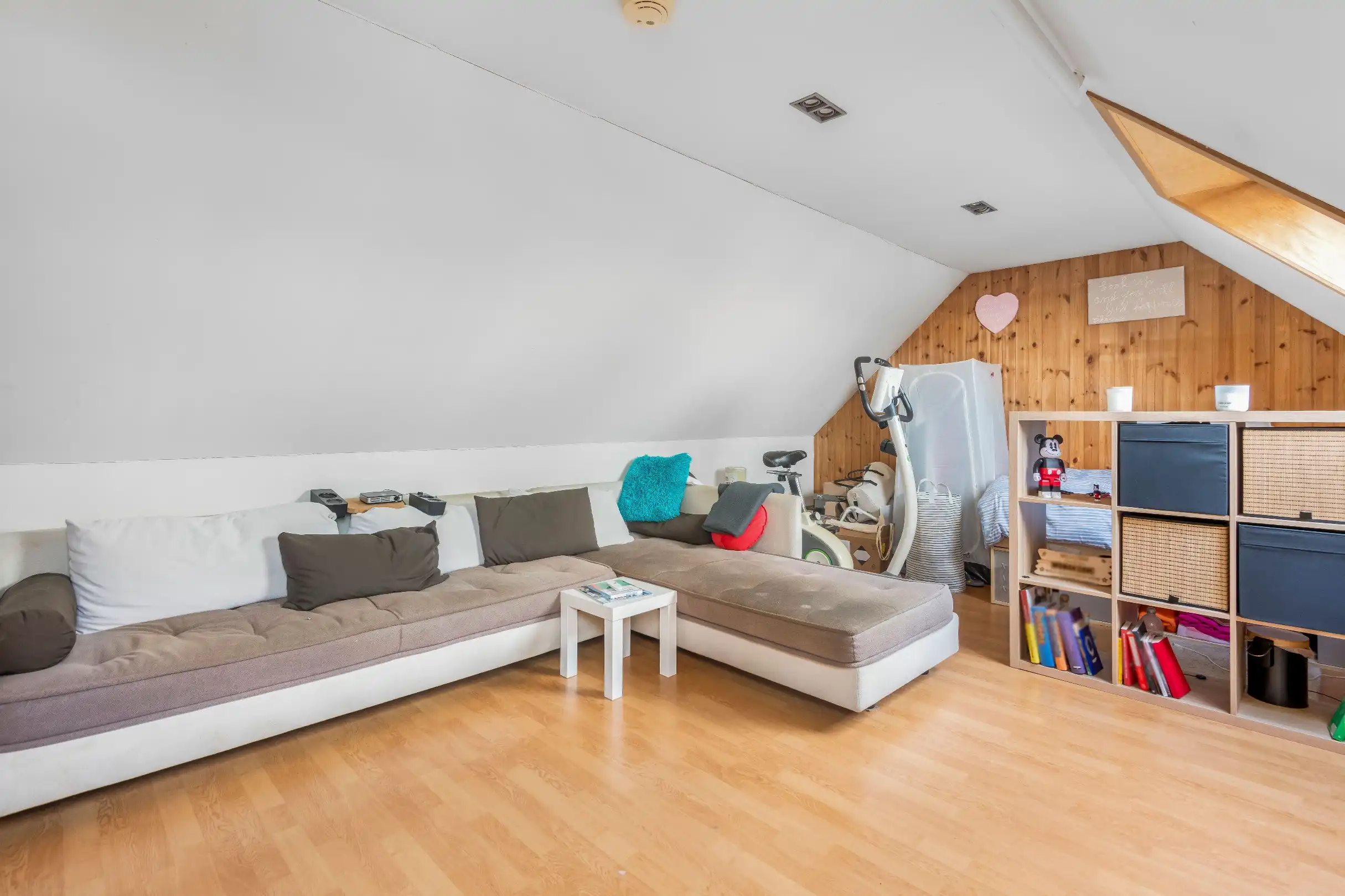 Ruime Bel-étage woning gelegen in het centrum van Knokke met garage/loods van 135m² foto 21