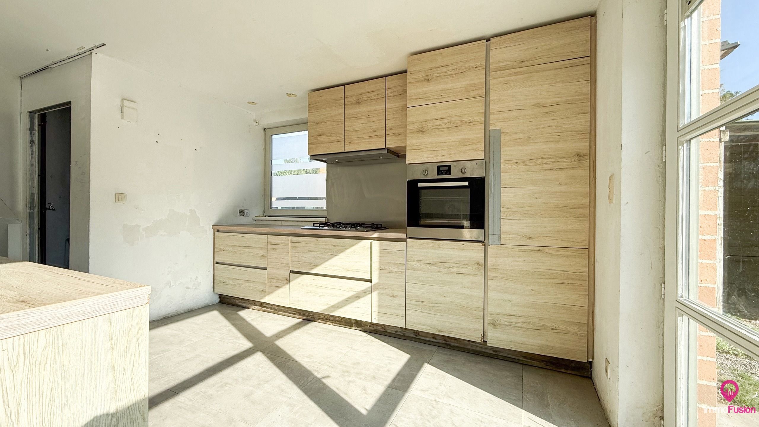 Te renoveren woning met grote tuin in doodlopende straat! foto 5