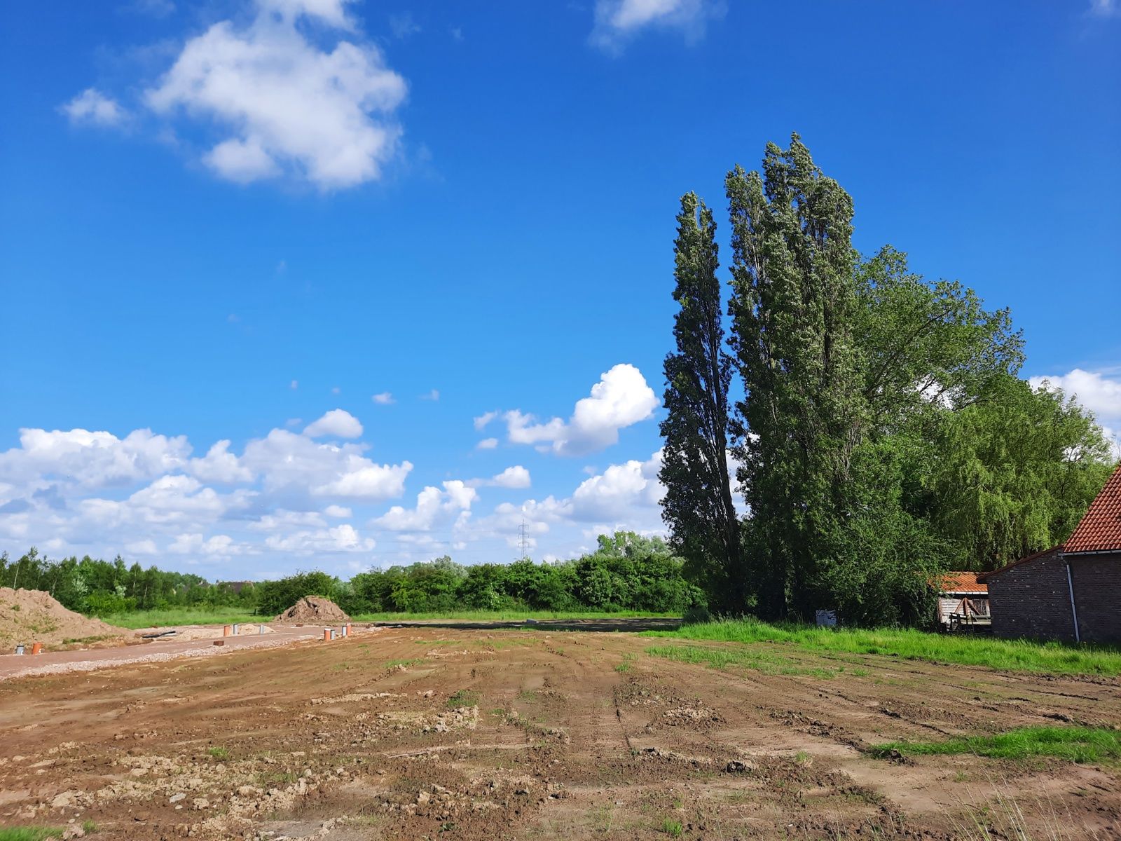 Villaperceel foto {{pictureIndex}}