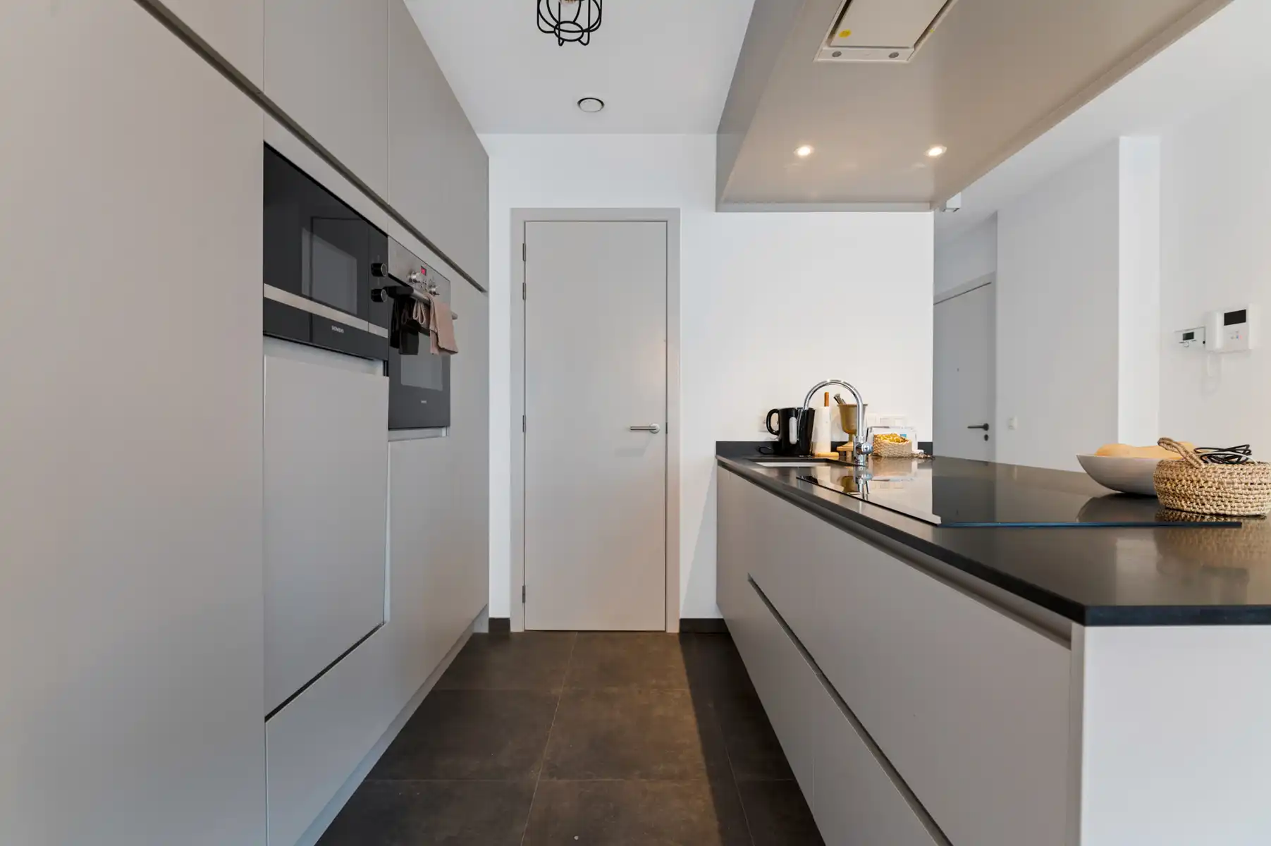 Instapklaar appartement gelegen in de wijk Pulhof te Berchem foto 5