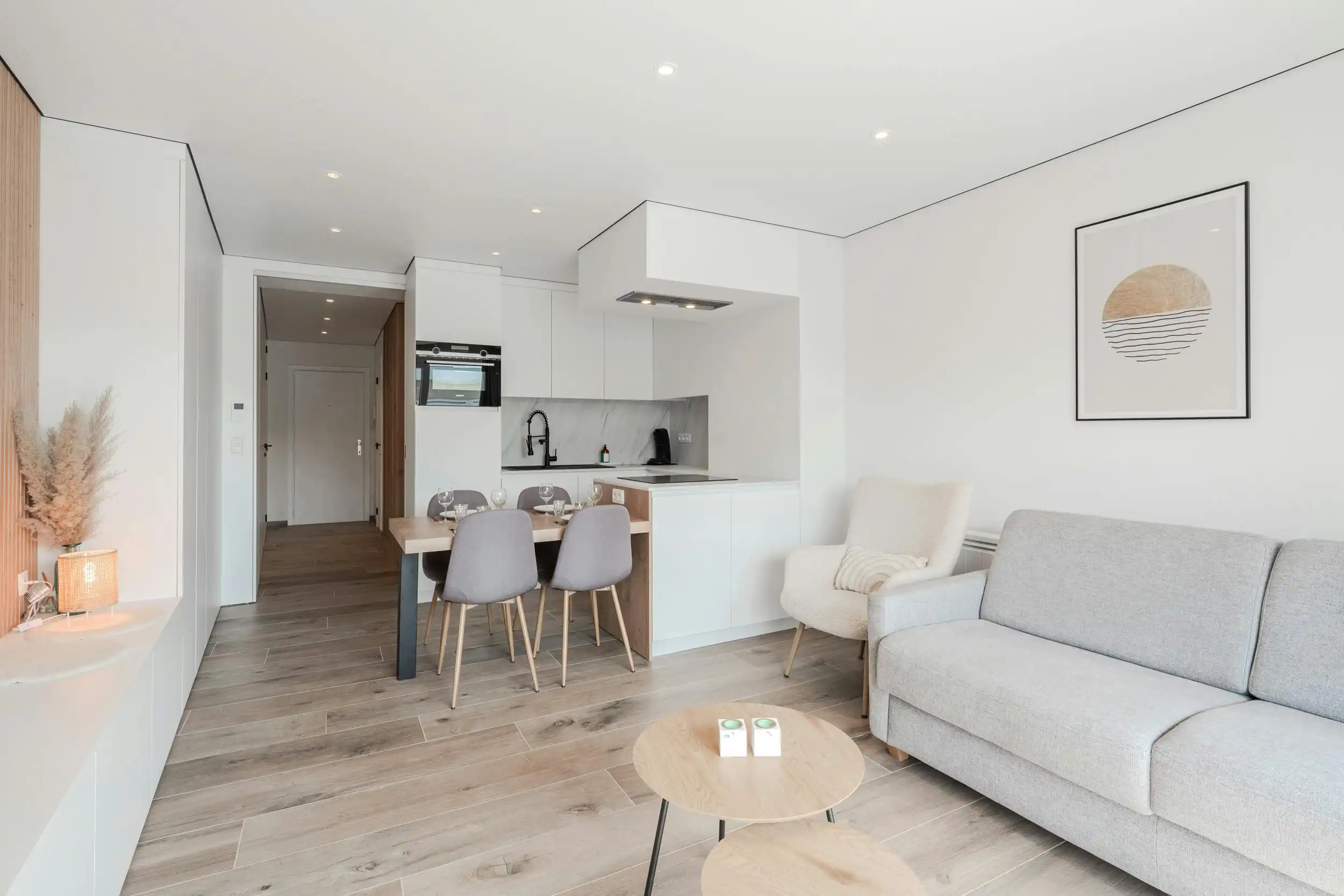 Lichtrijke gerenoveerde studio met zijdelings zeezicht! foto 5