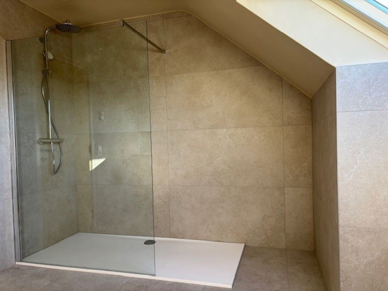 Te huur: Ruime woning met 4 slaapkamers  foto 11