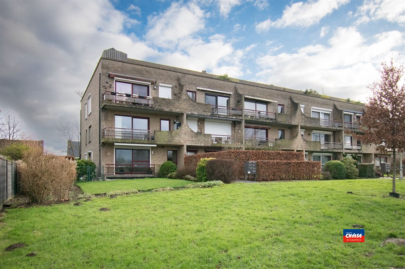 Dakappartement met 2 slpks, terras van 150m² en garagebox foto 2