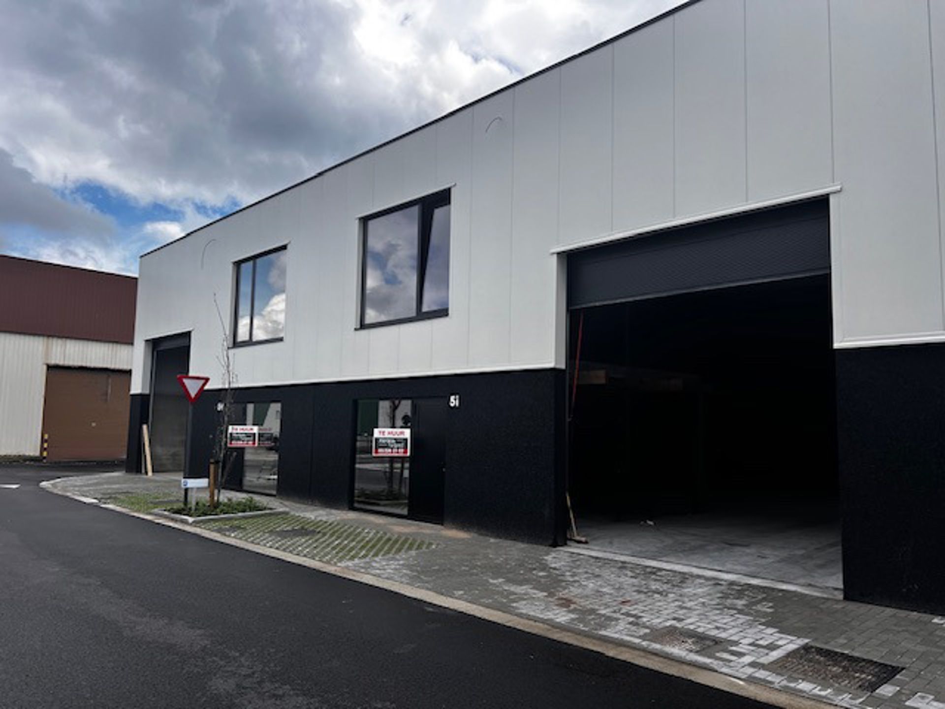 Te Koop 4 Nieuwbouw KMO-Units te Essen met 🅿️ foto 6