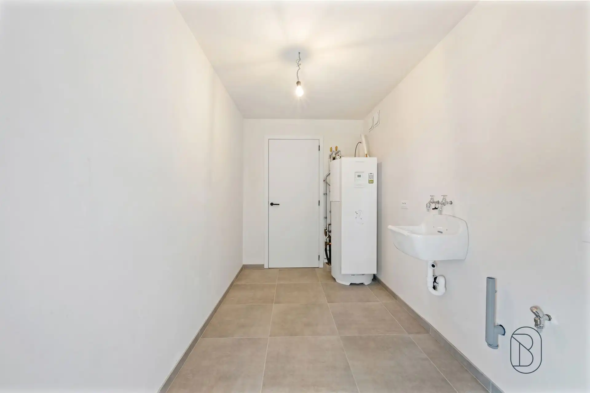 Kwalitatieve moderne ruime nieuwbouwwoning HOB met 3 SLK! foto 21