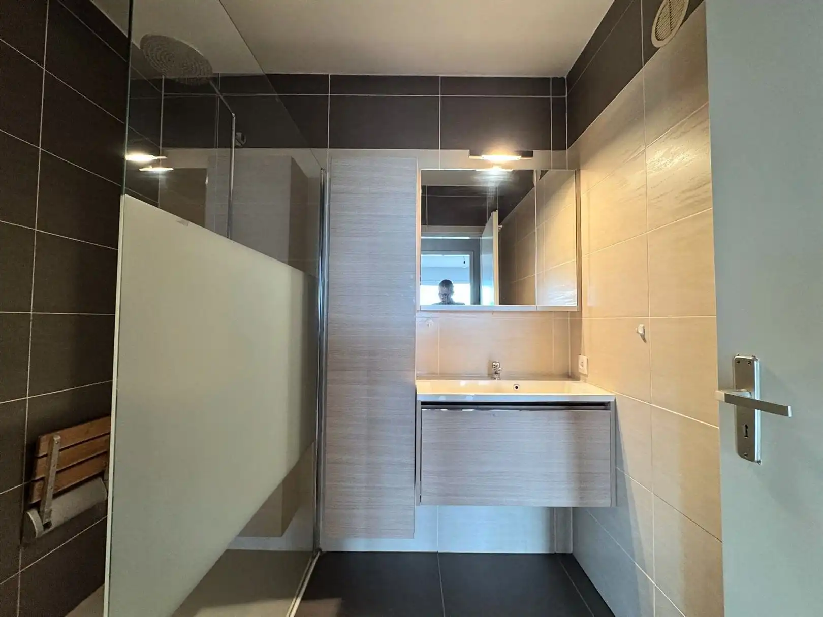 Modern appartement met 1 slaapkamer  foto 10