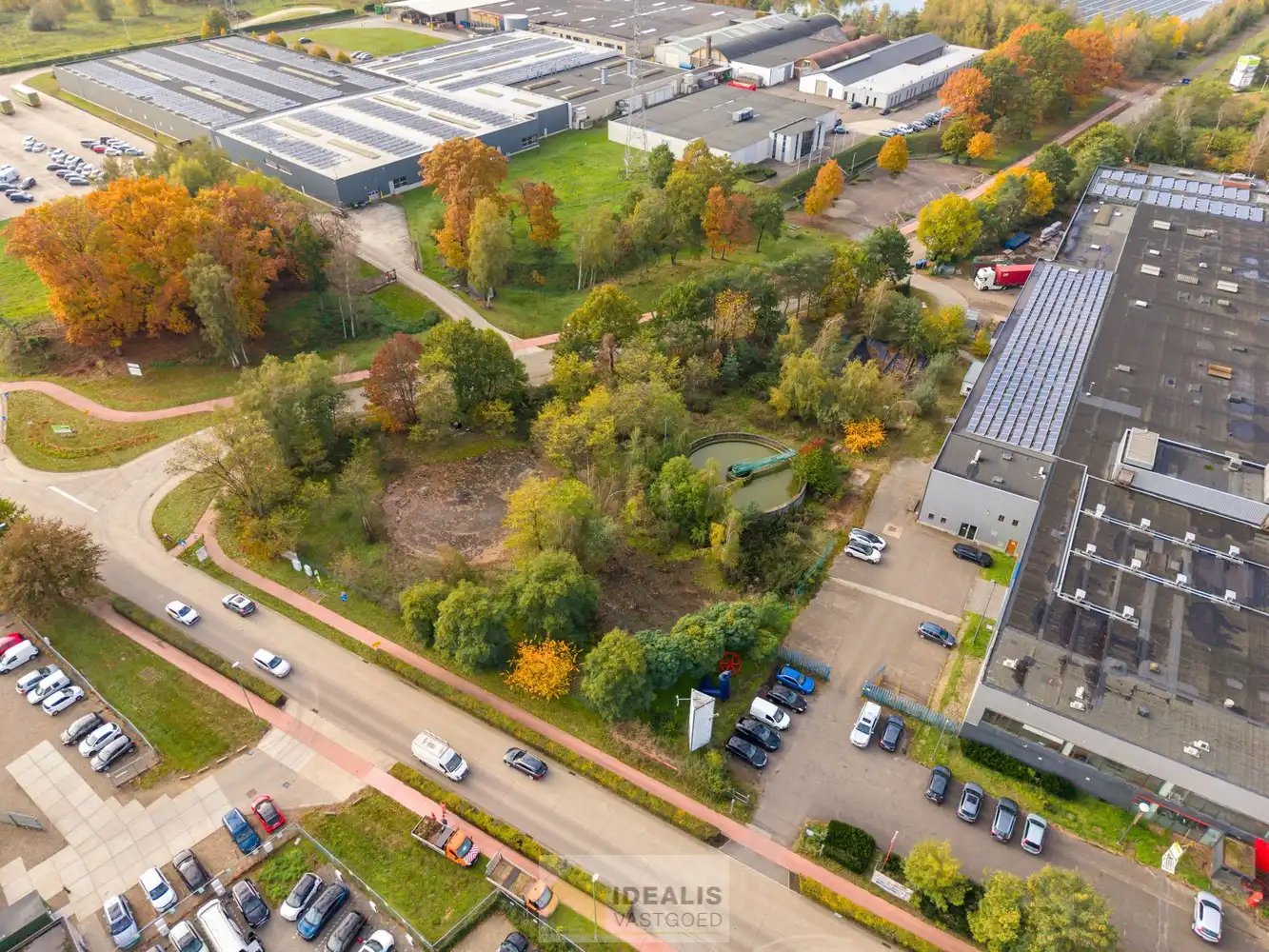 IDEALIS VASTGOED – GUNSTIG GELEGEN INDUSTRIEGROND MET EEN OPPERVLAKTE VAN 51 ARE 17 CENTIARE (5.117M²) LANGS DE SIEMENSLAAN EN VILVERTSTRAAT, DILSEN-STOKKEM – Deze industriegrond is strategisch gelegen op het industrieterrein van Lanklaar en geniet bovendien een uitstekende bereikbaarheid dankzij de nabijheid van de N75 en de autosnelweg E314 en is tevens vlakbij de waterweg de Zuid-Willemsvaart gelegen. foto 9
