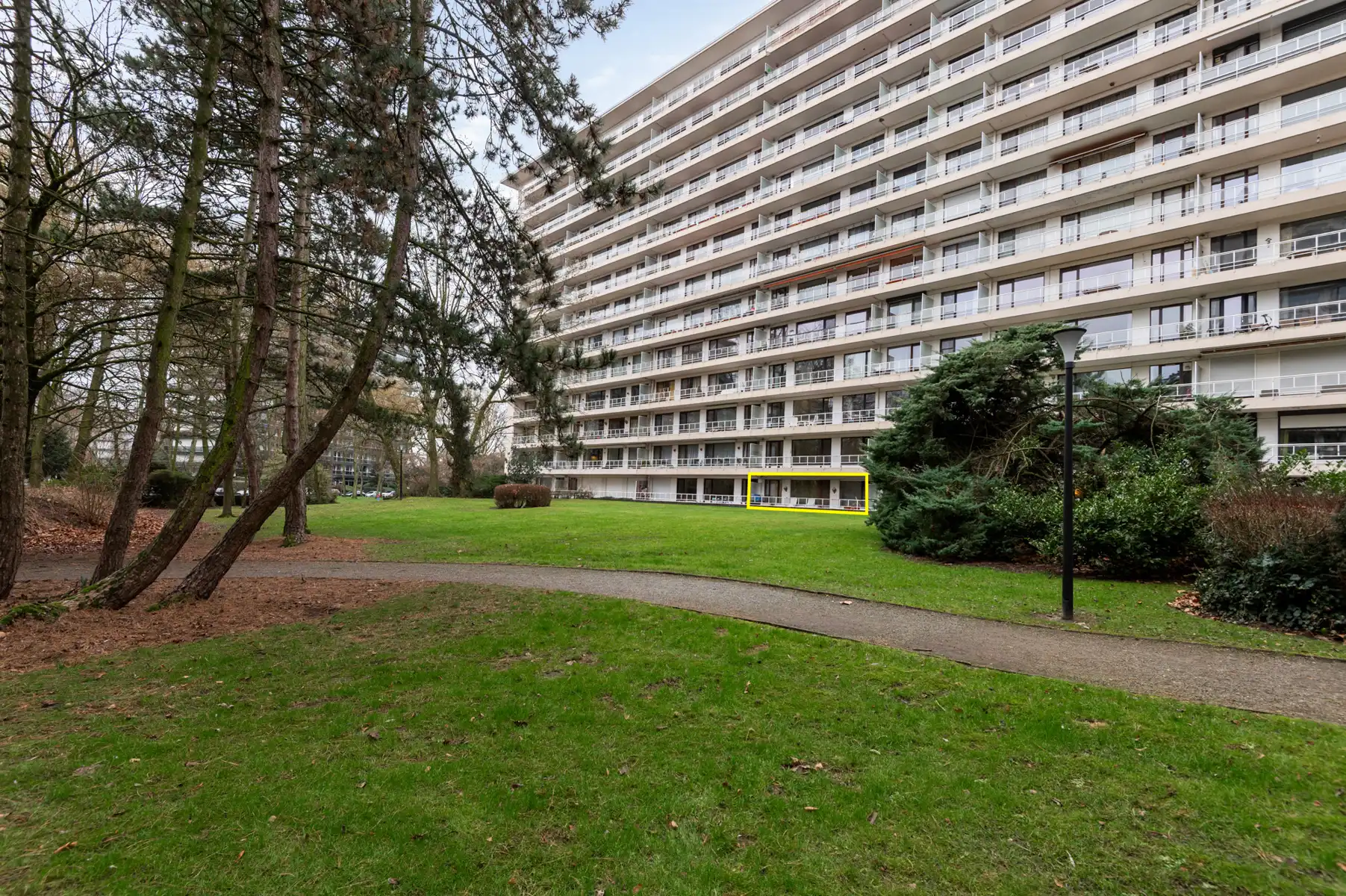 BEZOEKDAGEN VOLZET - Te renoveren appartement met terras. foto {{pictureIndex}}