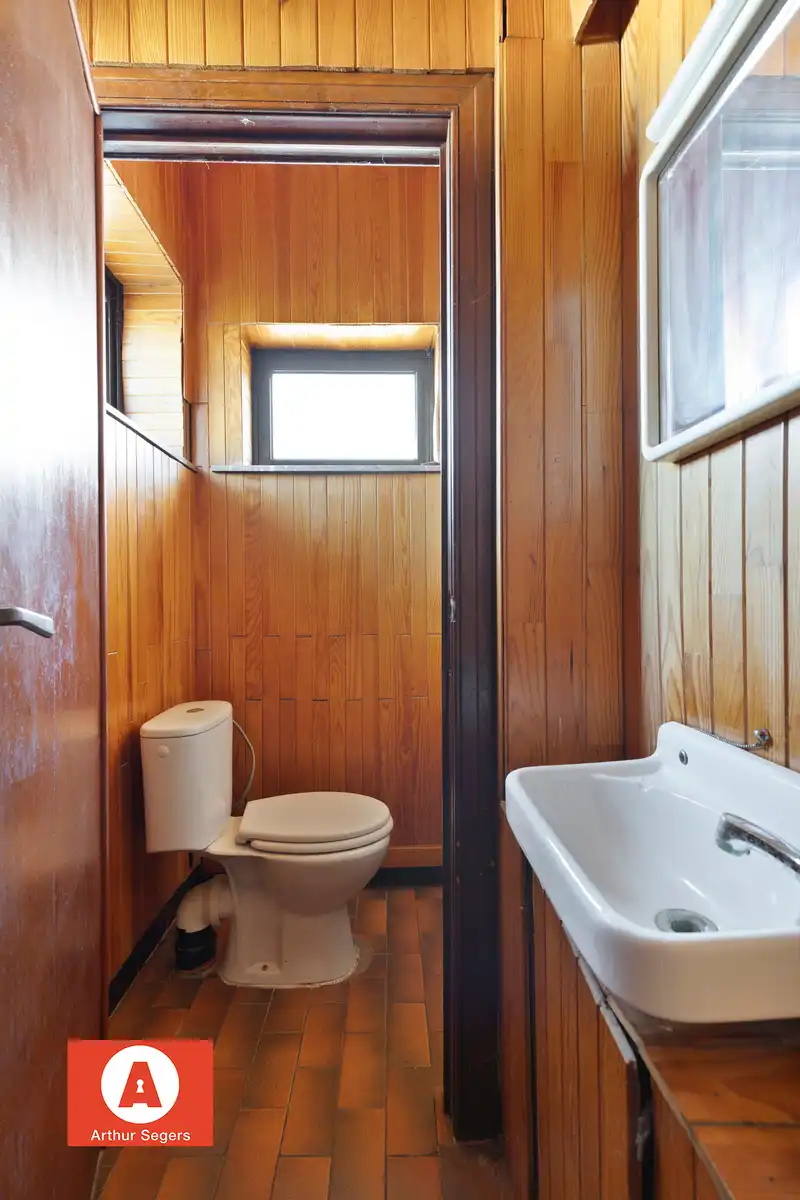 Te renoveren open bebouwing met 4 slaapkamers op toplocatie foto 5
