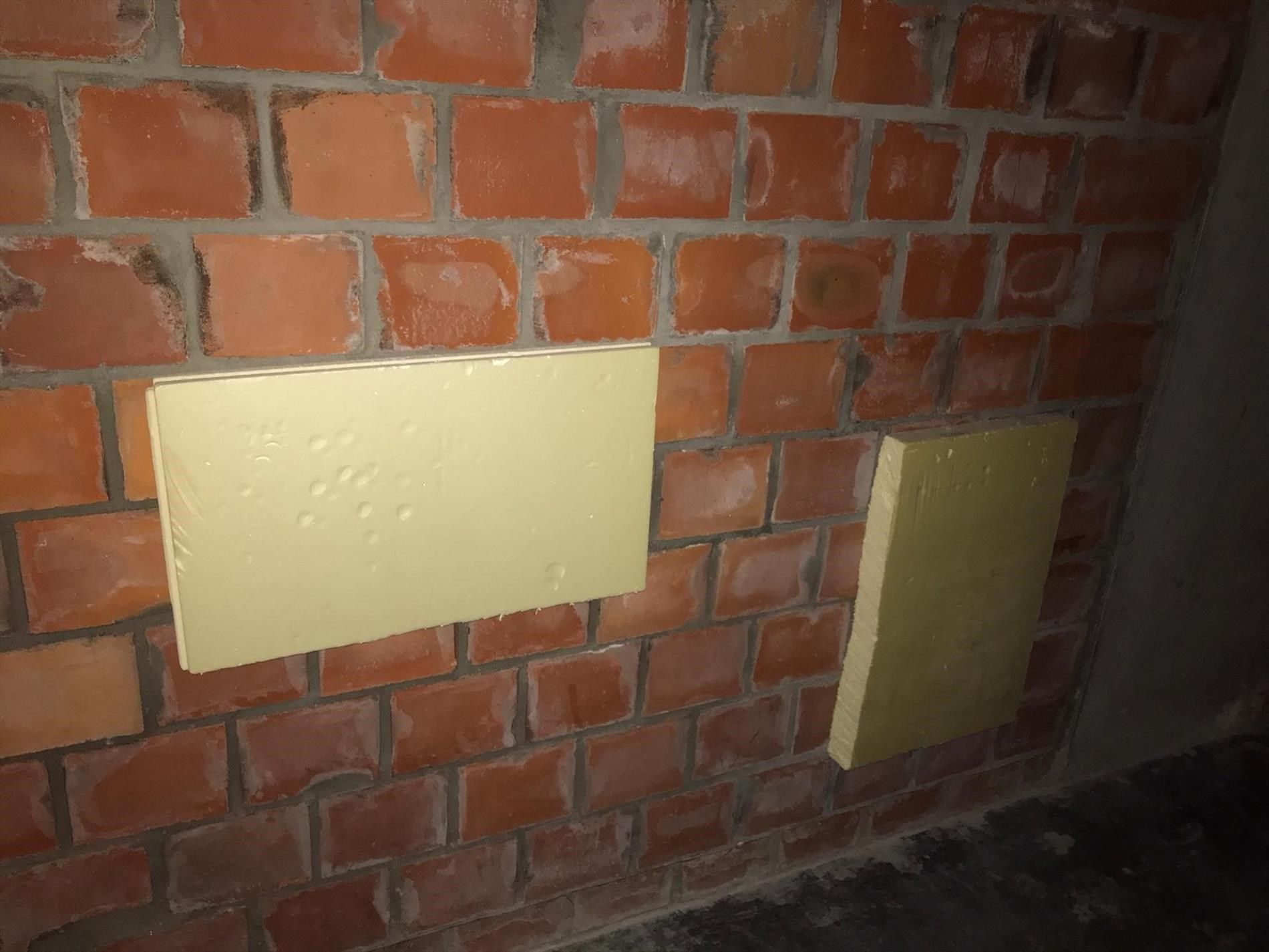 Garagebox te koop- met verlichting en elektriciteit- vlak bij strand. foto 7