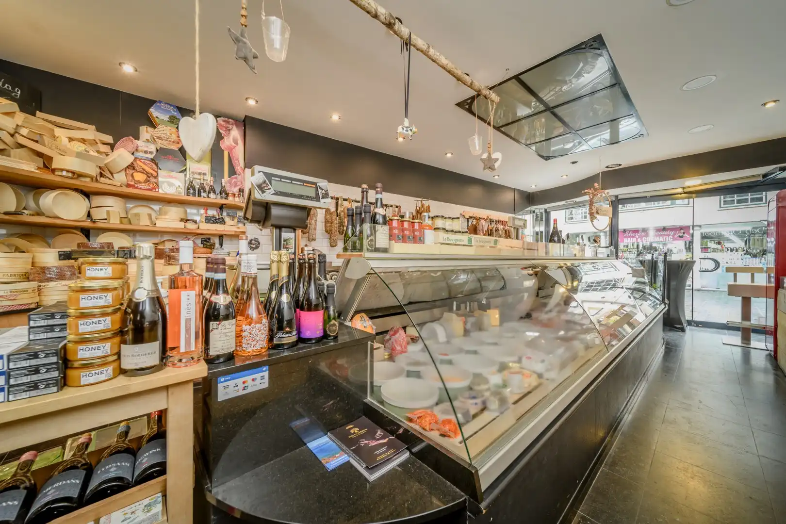 Zeer gunstig gelegen handelspand in hartje van Aalst foto 3