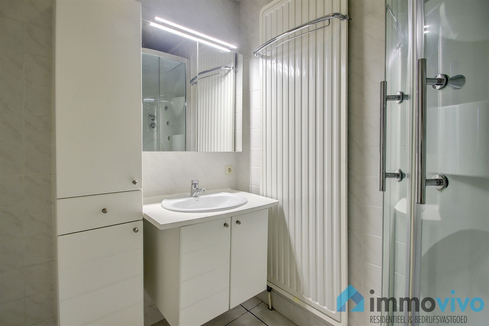 Appartement met binnenplaats en kantoor of tweede appartement met tuin. foto 6