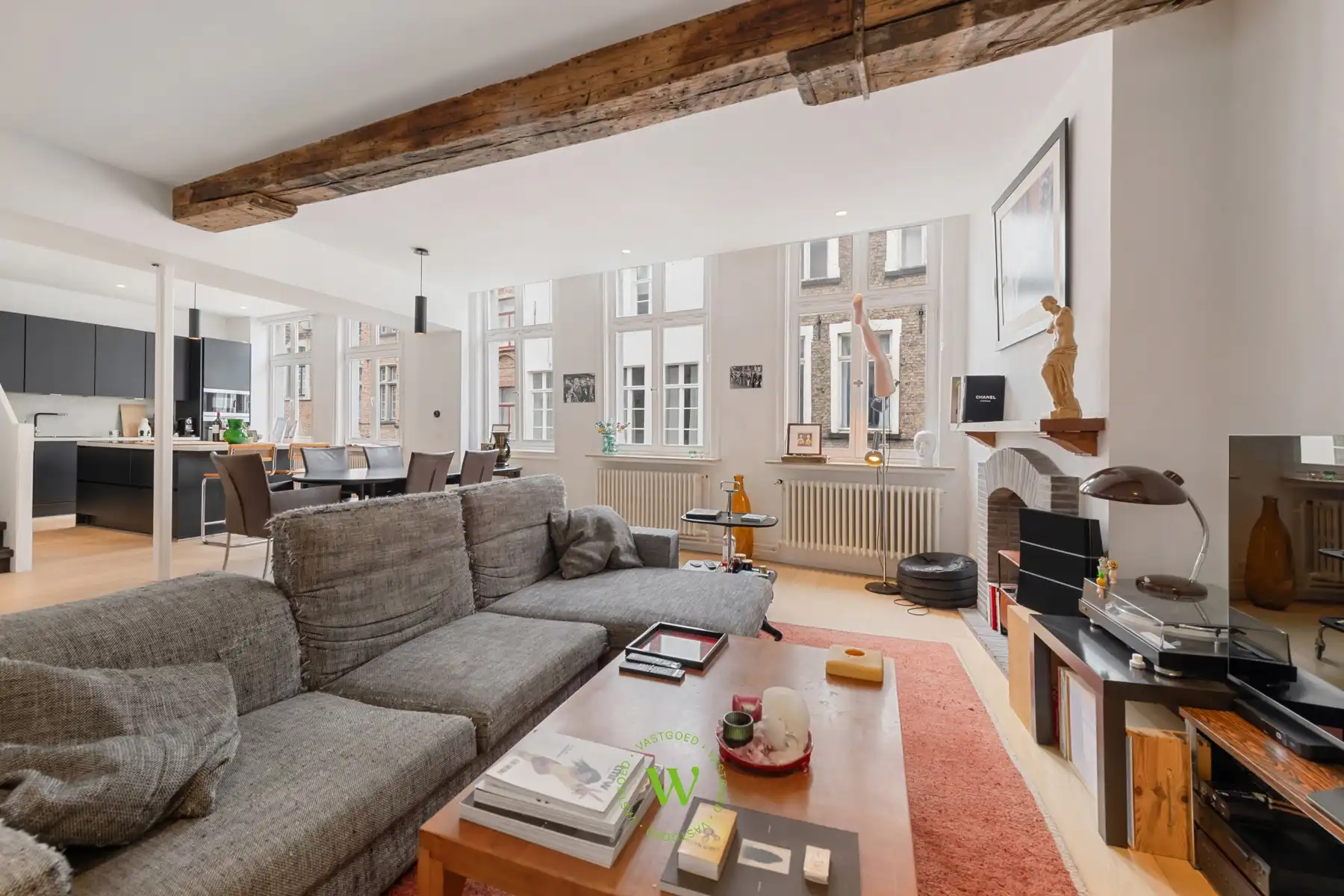 Karaktervolle bel-étagewoning op een toplocatie in Brugge. foto 7
