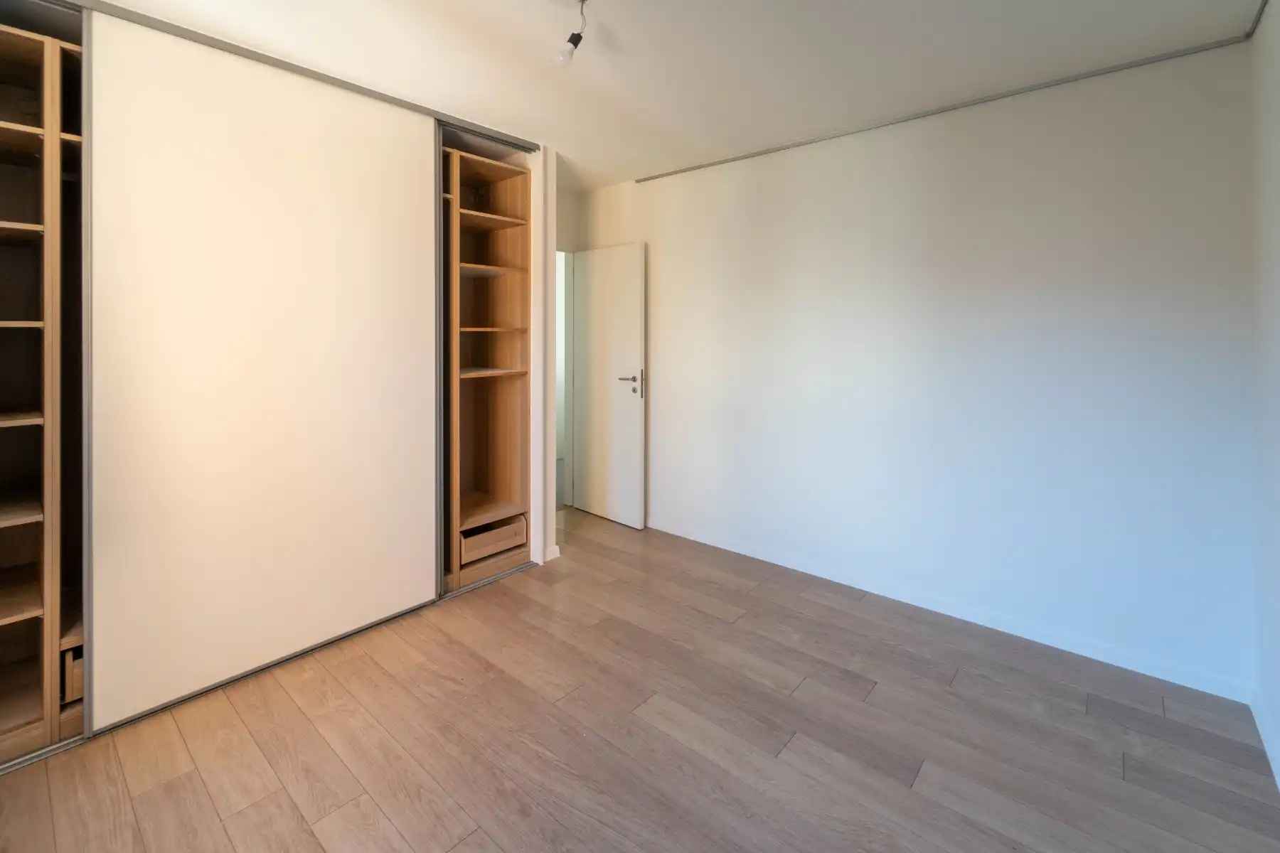 Gerenoveerd appartement met zuidgericht terras op toplocatie vlakbij Gent-Sint-Pietersstation. foto 18