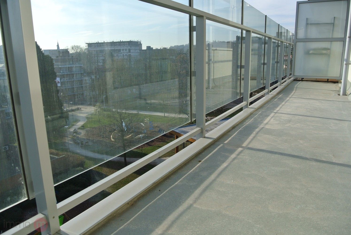 Centraal maar rustig gelegen appartement met drie slaapkamers foto 5