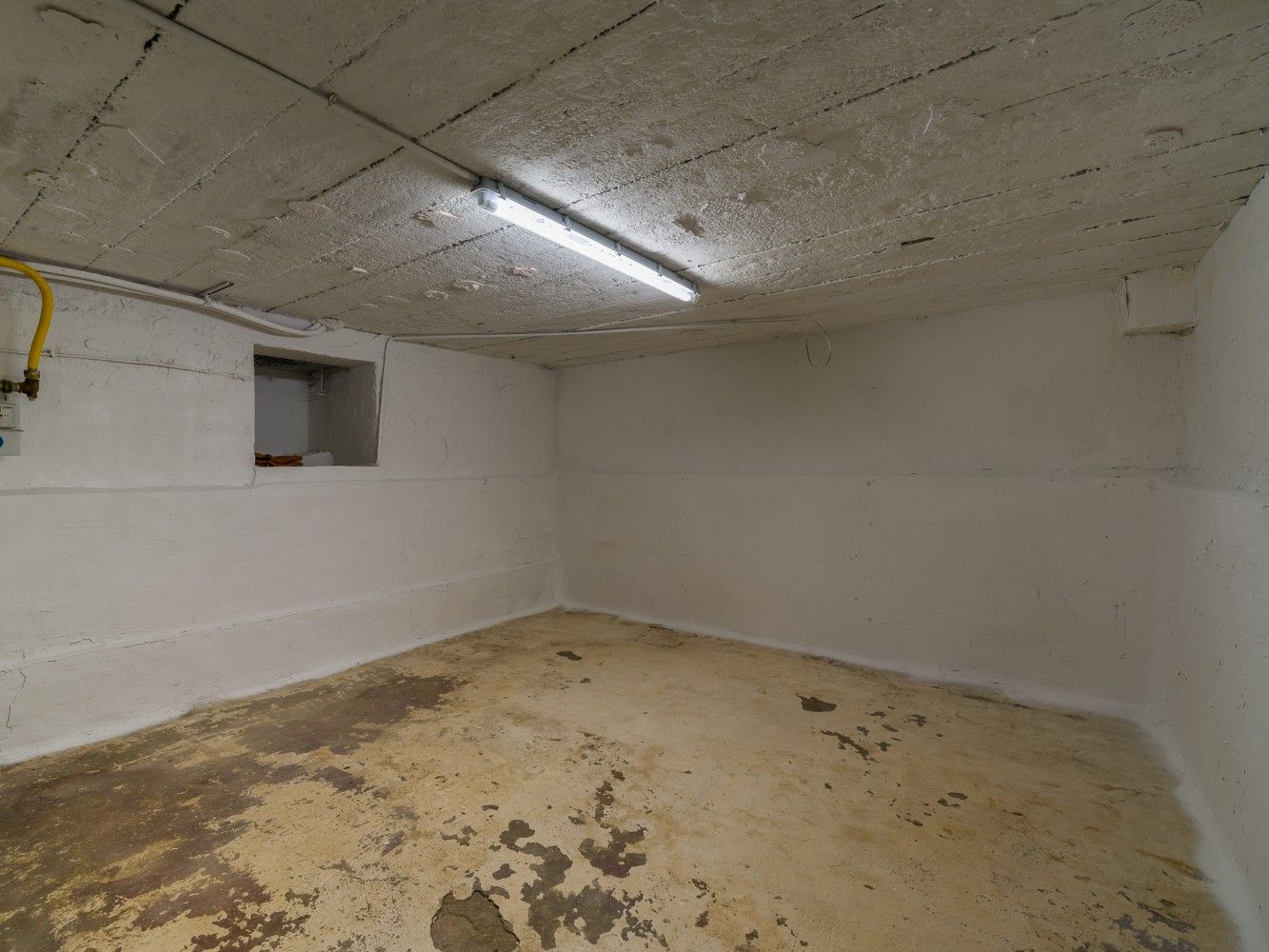 Ruime, instapklare woning met 4 slpk., inpandige garage en tuin foto 17