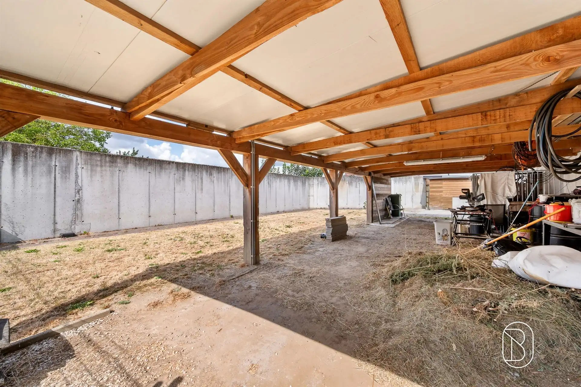 Voormalige bakkerij met woonst, garage, tuin en potentieel foto 10