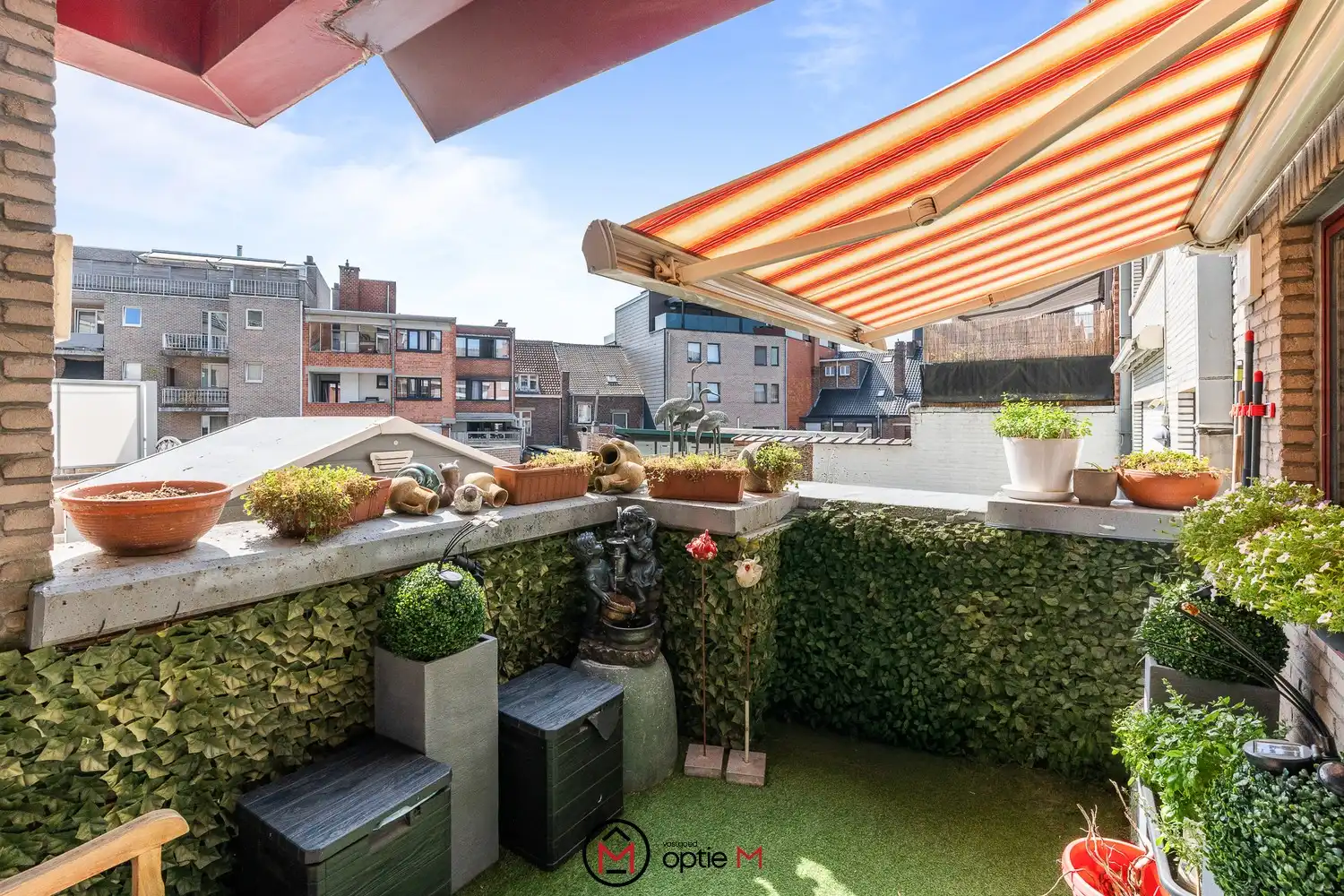 Ruim gerenoveerd appartement van 170 m² met 4 slaapkamers en twee terrassen in hartje Genk foto 14
