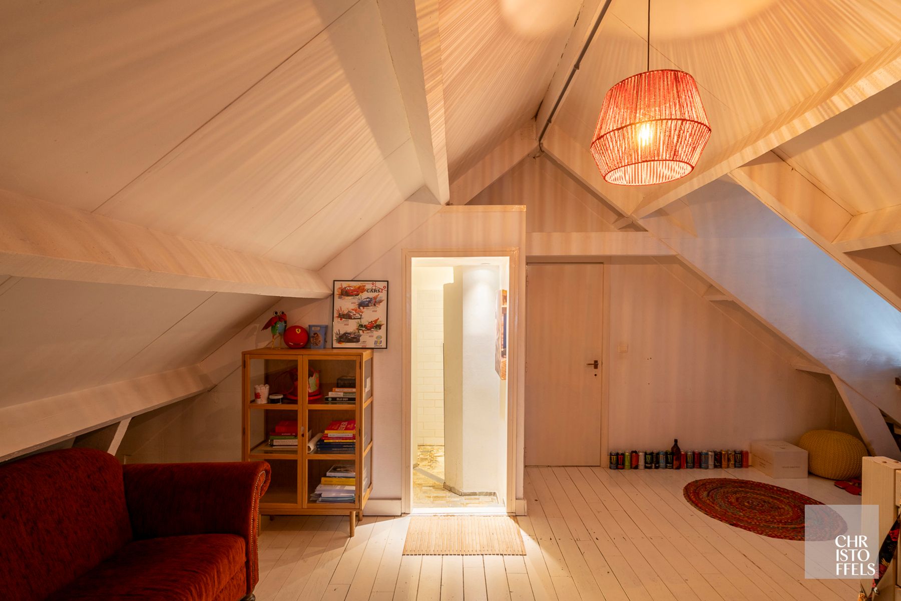 Gerenoveerde langgevel hoeve op een perceel van 1.060 m²!  foto 30