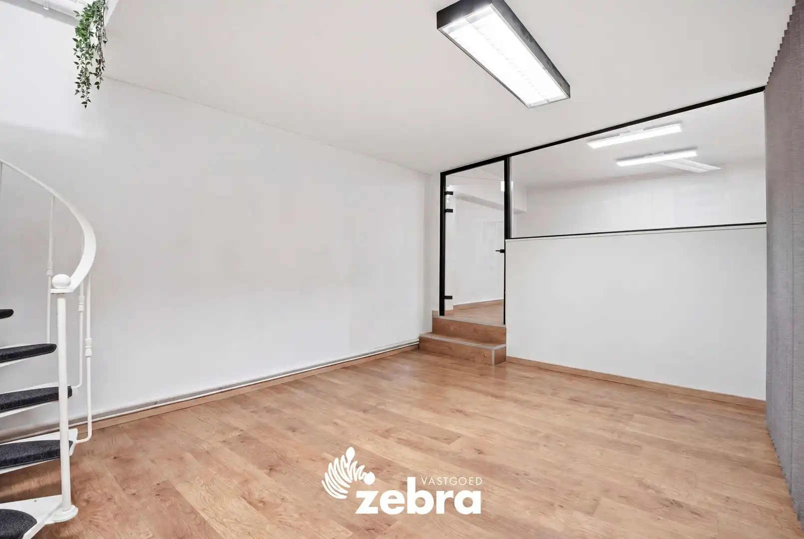 Handelspand met commerciële topligging in Roeselare! foto 3