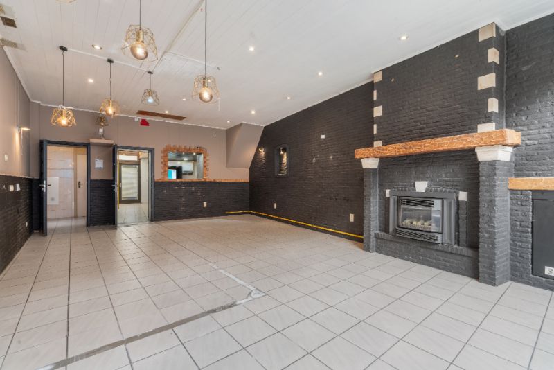 Woning met handelsruimte/bureel foto 2